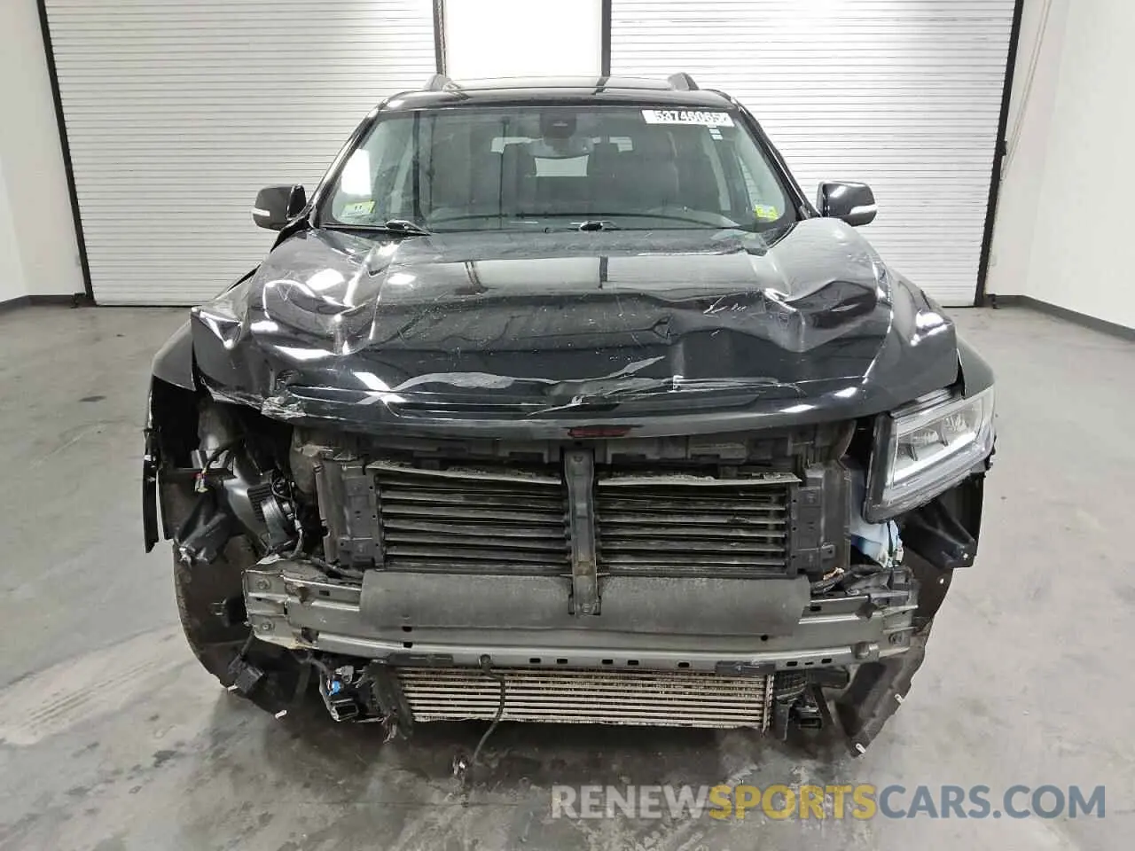 5 Photograph of a damaged car 1GKKNUL48PZ111180 GMC ACADIA 2023
