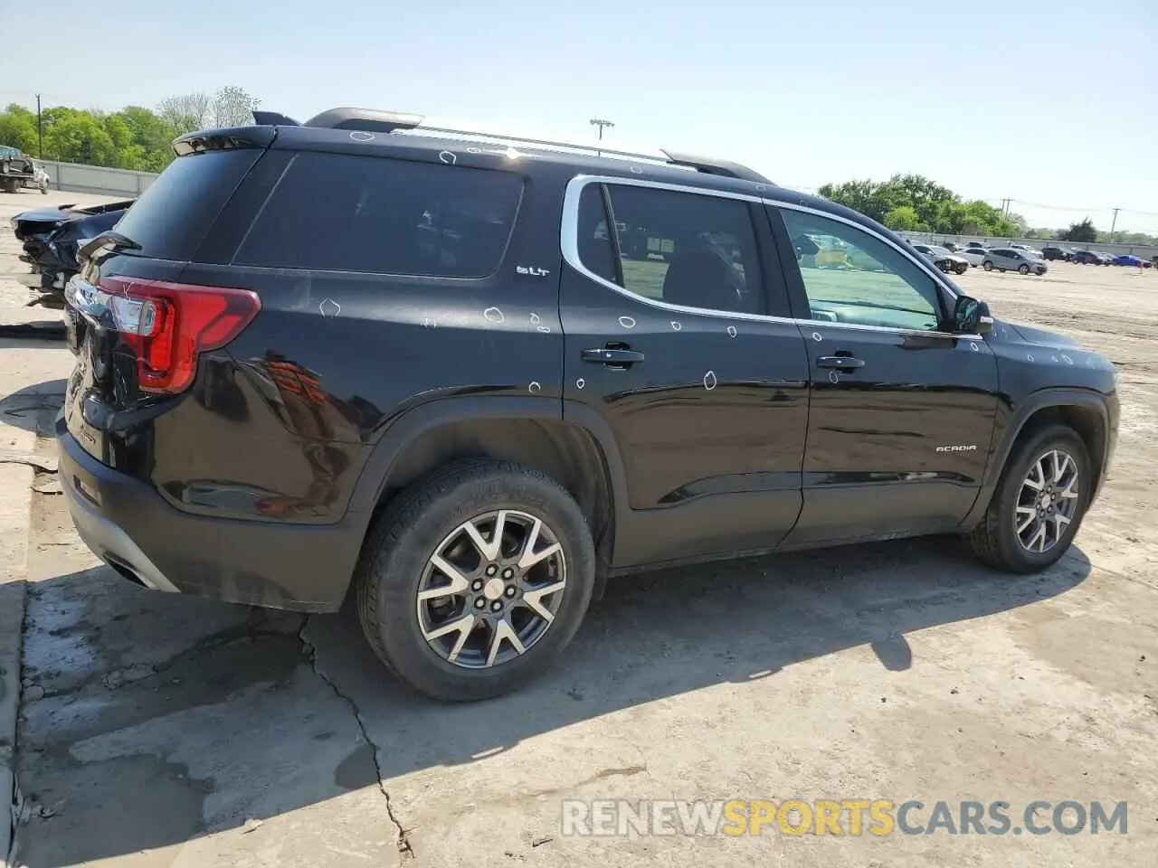 3 Photograph of a damaged car 1GKKNUL48PZ148763 GMC ACADIA 2023