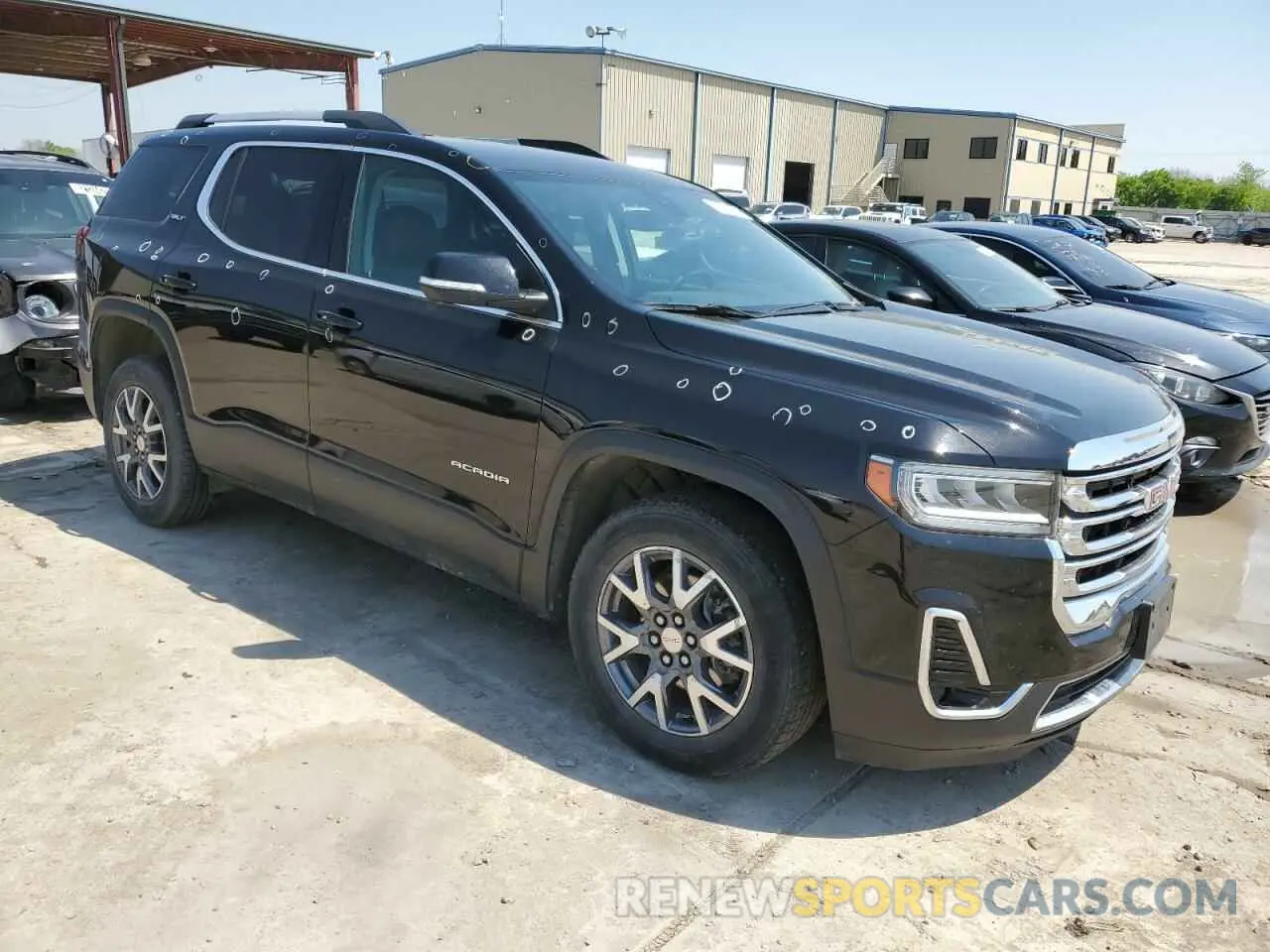 4 Photograph of a damaged car 1GKKNUL48PZ148763 GMC ACADIA 2023