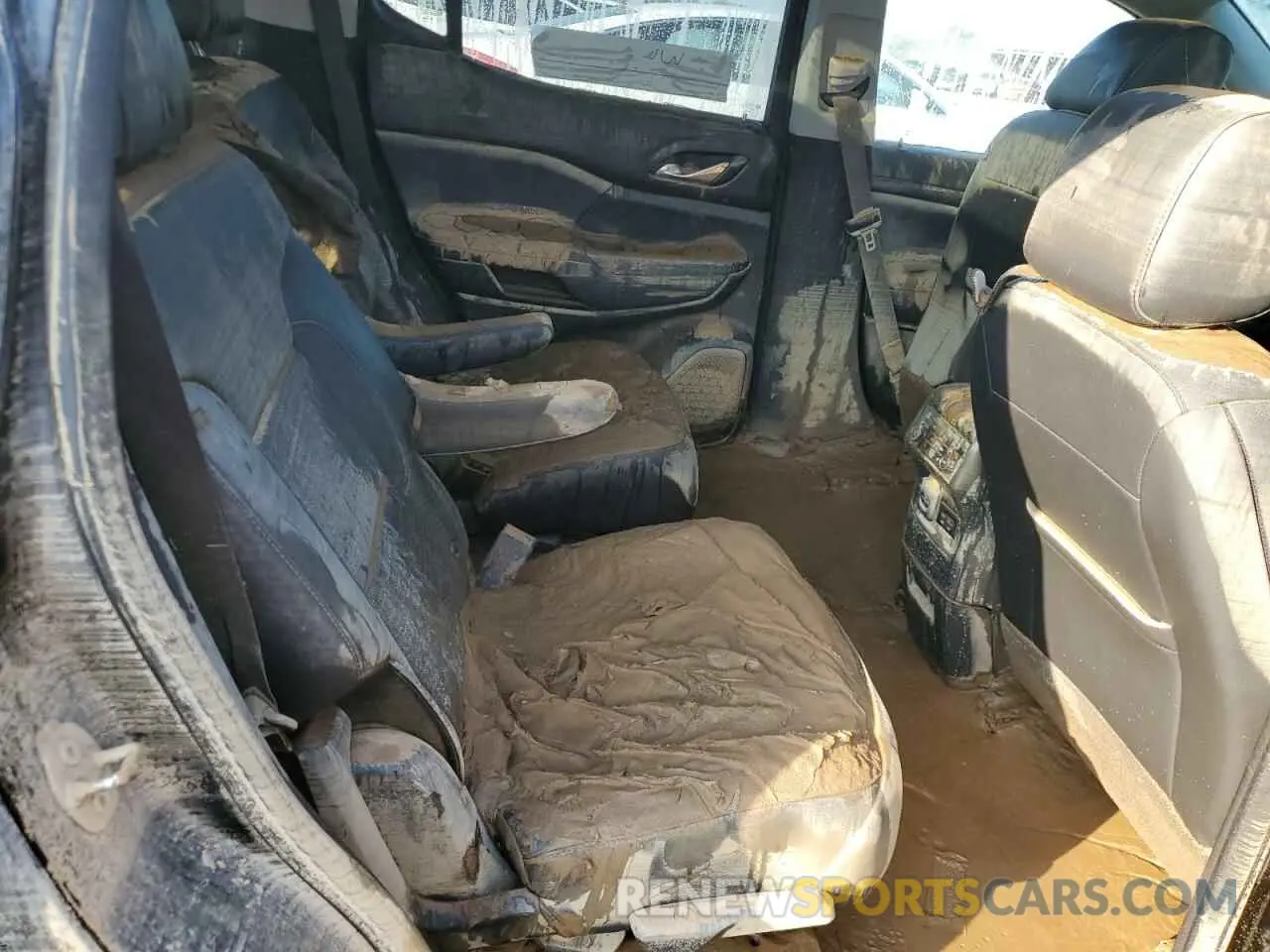 11 Photograph of a damaged car 1GKKNUL48PZ173744 GMC ACADIA 2023