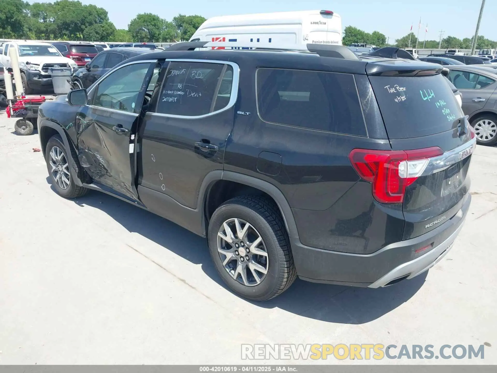 3 Photograph of a damaged car 1GKKNUL48PZ184565 GMC ACADIA 2023