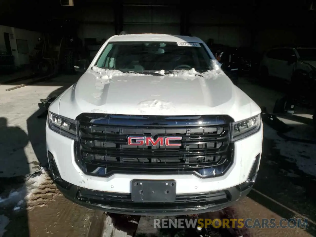 5 Photograph of a damaged car 1GKKNUL48PZ214499 GMC ACADIA 2023