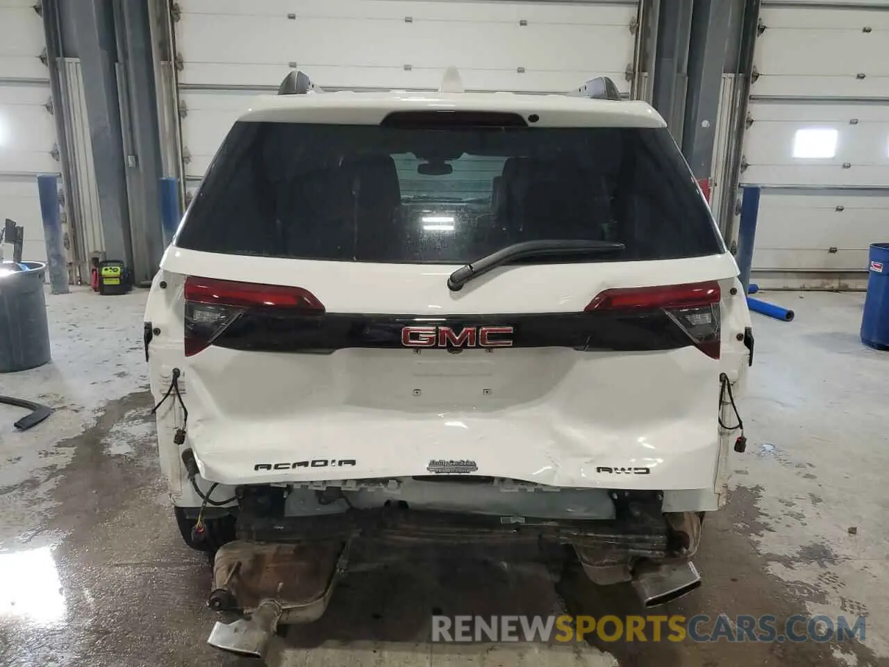 6 Photograph of a damaged car 1GKKNUL48PZ214499 GMC ACADIA 2023
