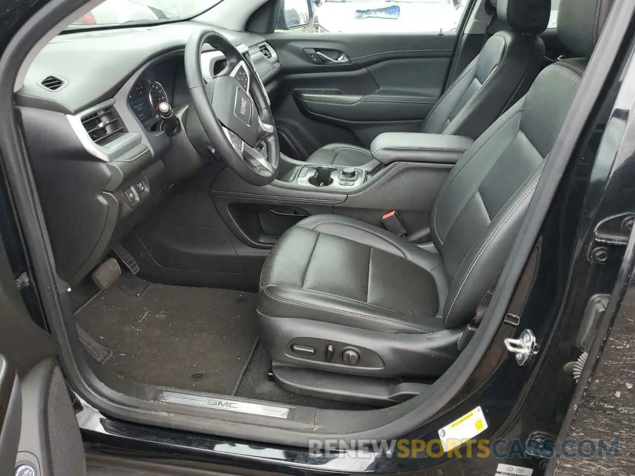 7 Photograph of a damaged car 1GKKNUL48PZ218939 GMC ACADIA 2023
