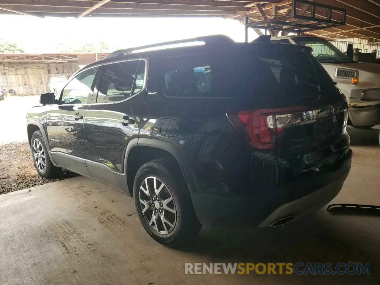 2 Photograph of a damaged car 1GKKNUL48PZ250693 GMC ACADIA 2023