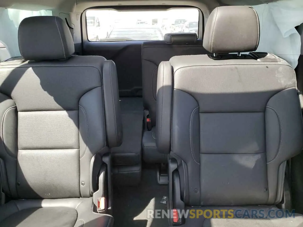 10 Photograph of a damaged car 1GKKNULS3PZ140164 GMC ACADIA 2023