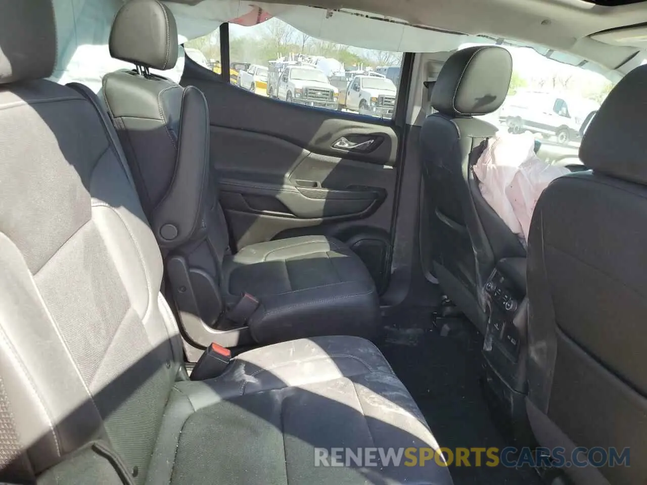 11 Photograph of a damaged car 1GKKNULS3PZ140164 GMC ACADIA 2023