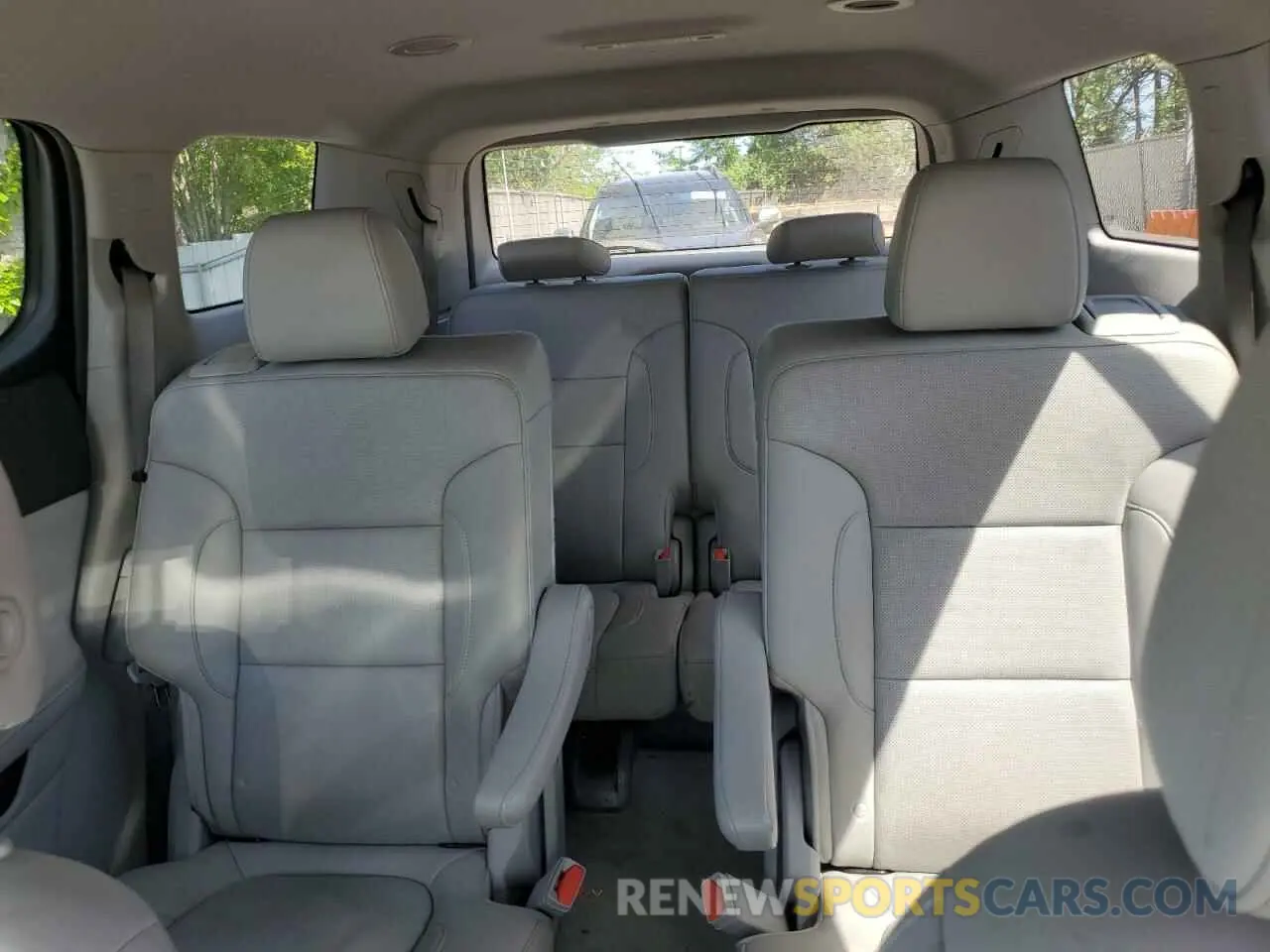 10 Photograph of a damaged car 1GKKNULS6PZ138795 GMC ACADIA 2023