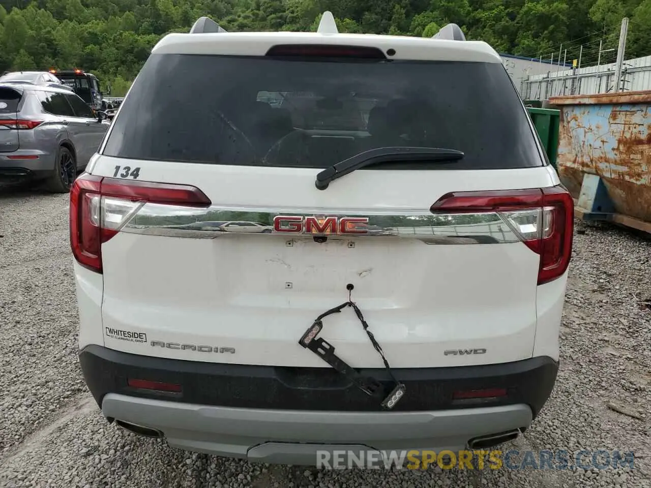 6 Photograph of a damaged car 1GKKNULS6PZ237102 GMC ACADIA 2023