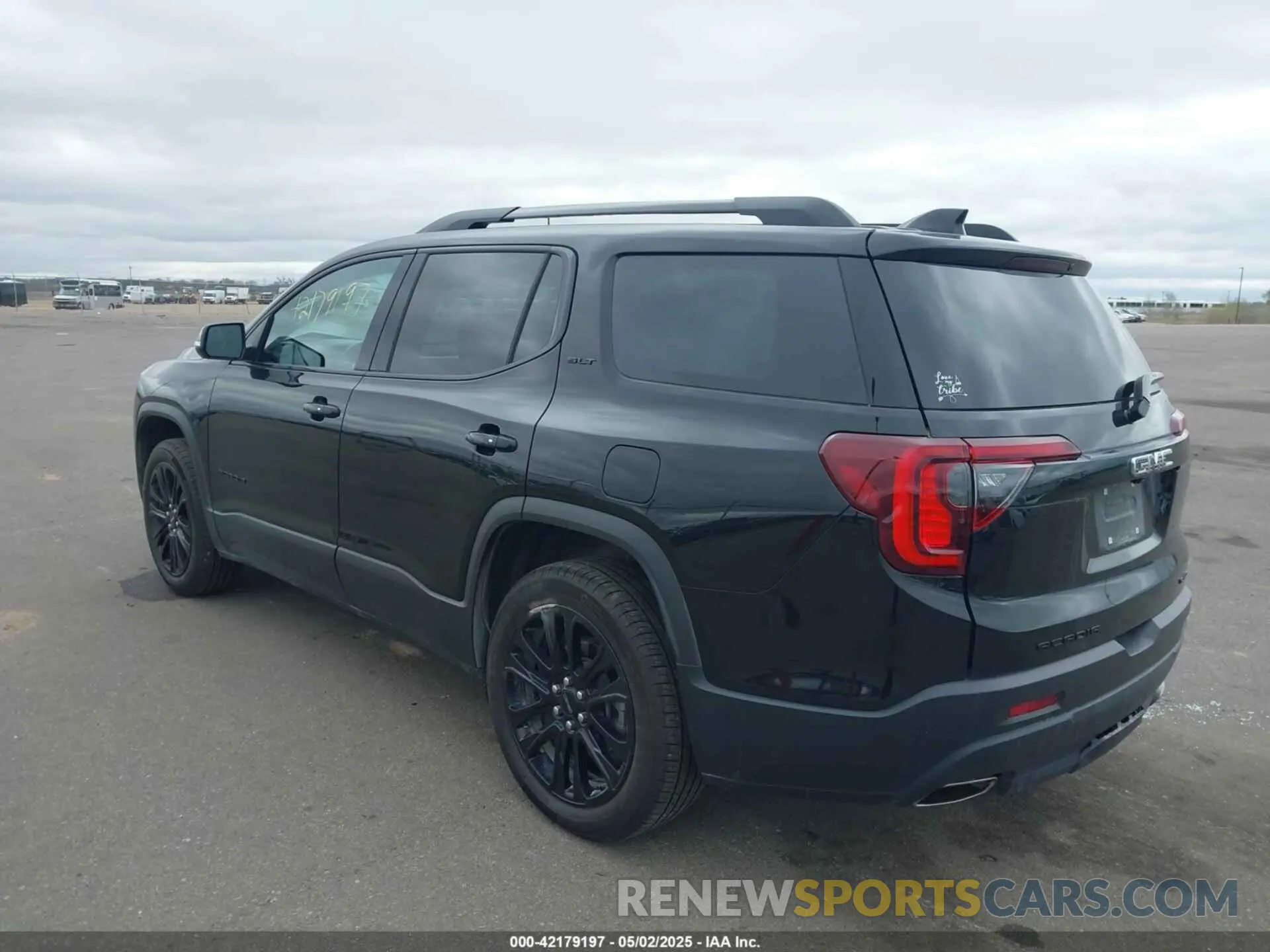 3 Photograph of a damaged car 1GKKNULS7PZ221118 GMC ACADIA 2023
