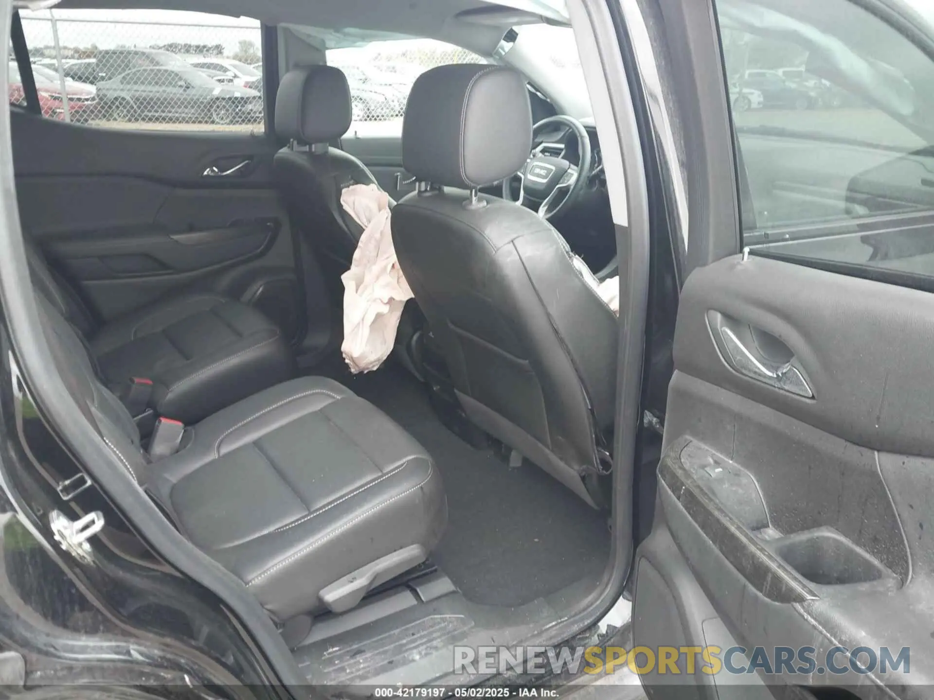 8 Photograph of a damaged car 1GKKNULS7PZ221118 GMC ACADIA 2023