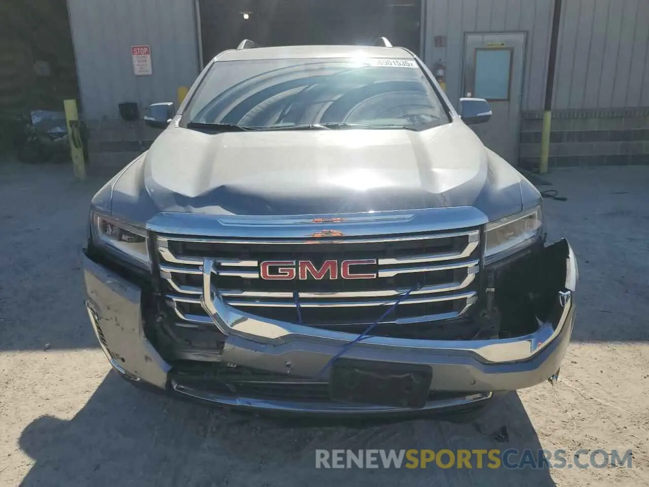 5 Photograph of a damaged car 1GKKNULS9PZ174951 GMC ACADIA 2023