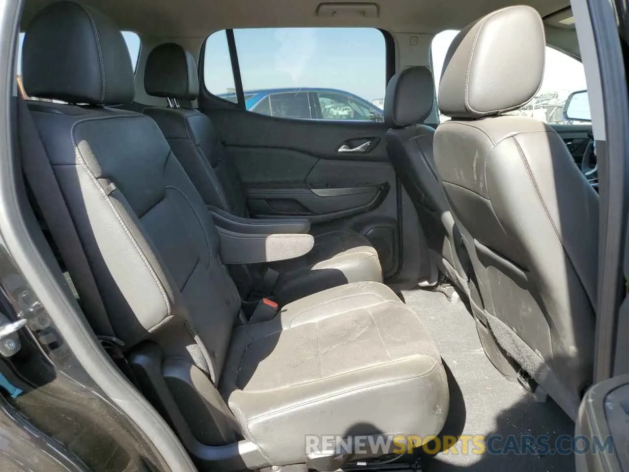 11 Photograph of a damaged car 1GKKNULS9PZ253455 GMC ACADIA 2023
