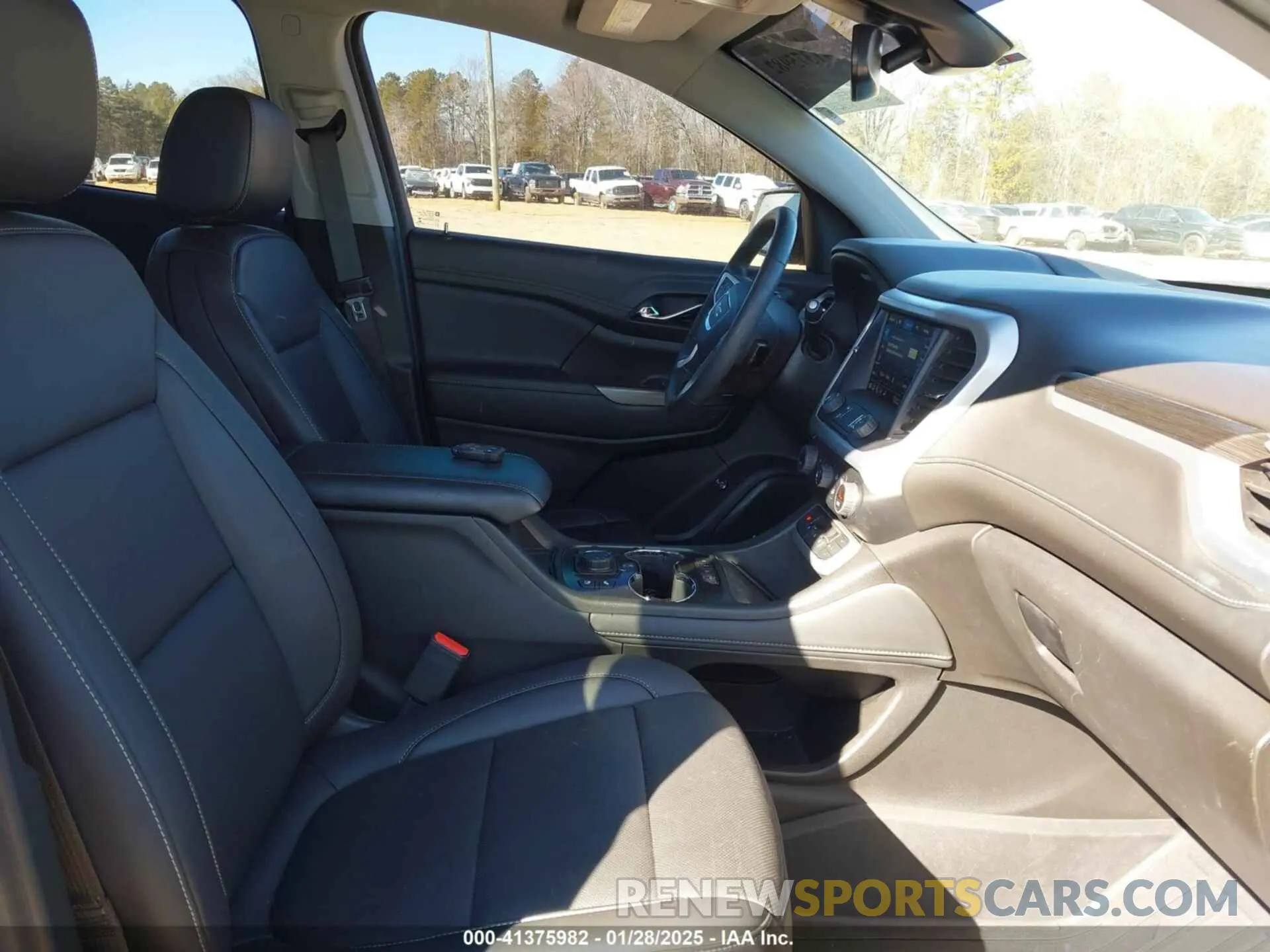 5 Photograph of a damaged car 1GKKNULSXPZ127802 GMC ACADIA 2023