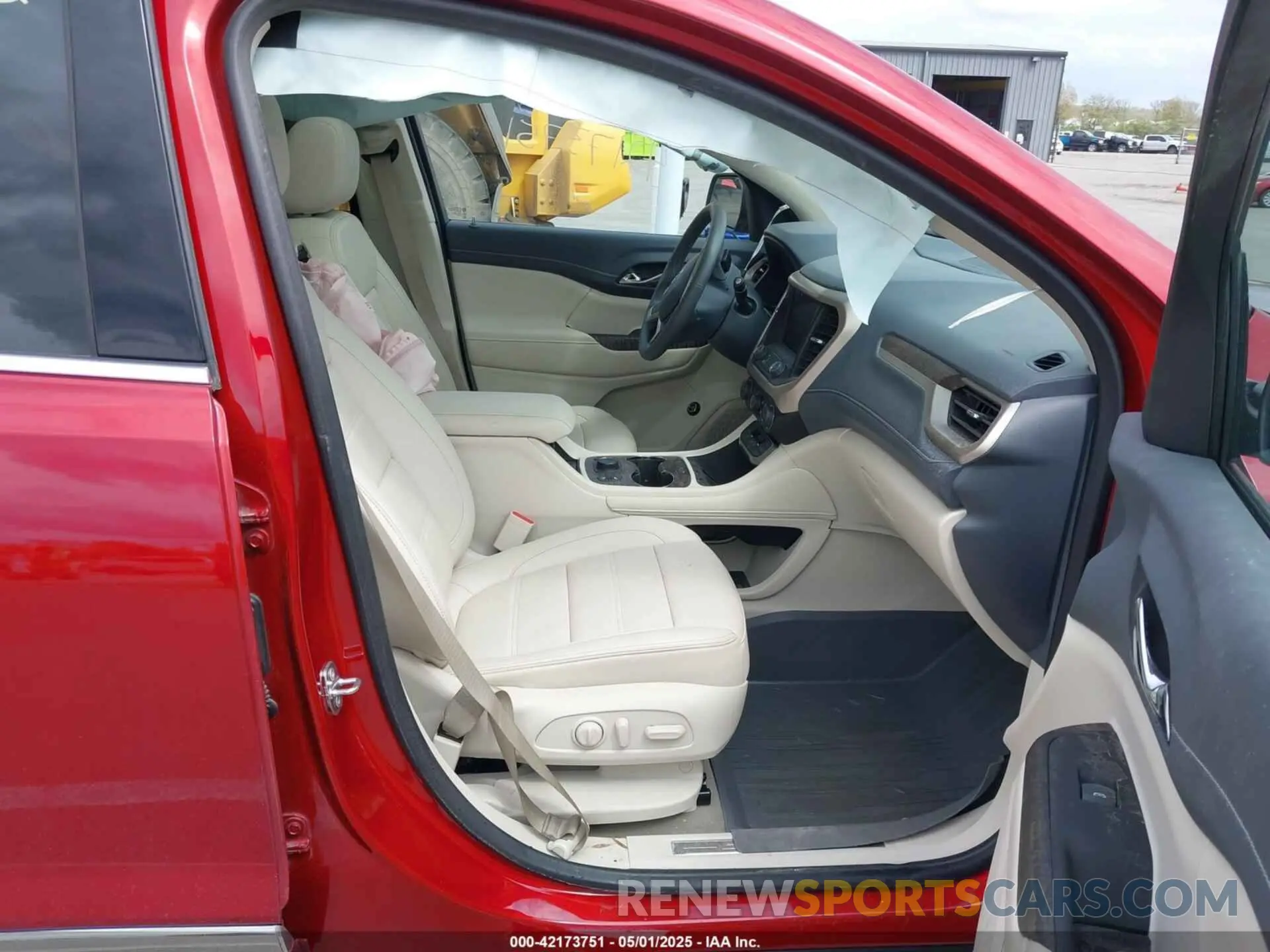 5 Photograph of a damaged car 1GKKNXL47PZ125749 GMC ACADIA 2023