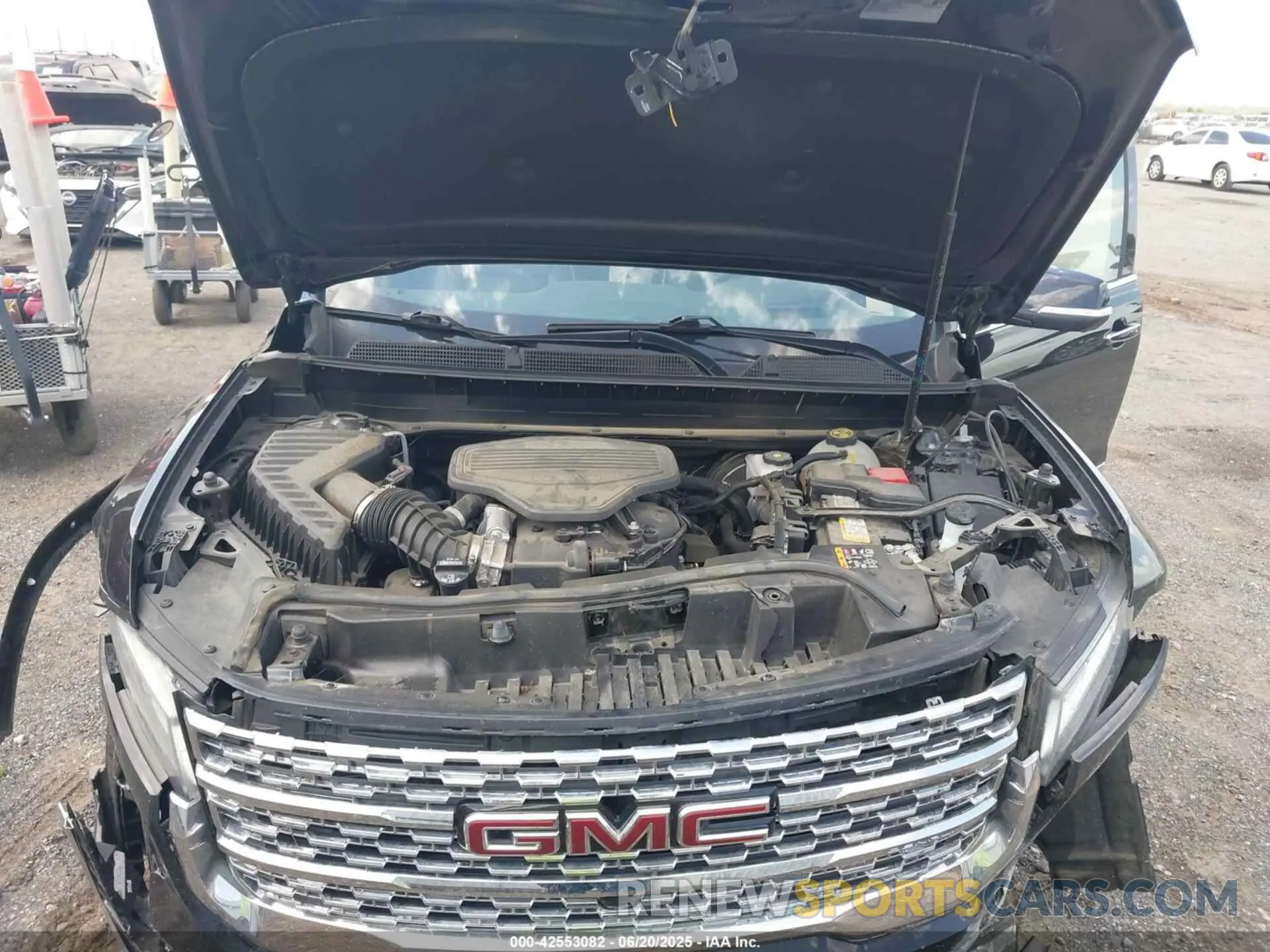 10 Photograph of a damaged car 1GKKNXLS4PZ204830 GMC ACADIA 2023