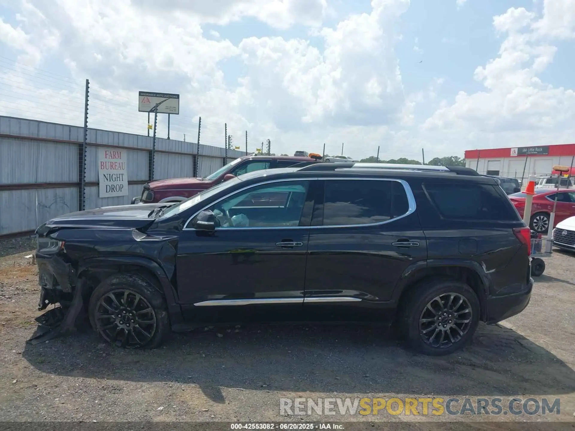 14 Photograph of a damaged car 1GKKNXLS4PZ204830 GMC ACADIA 2023