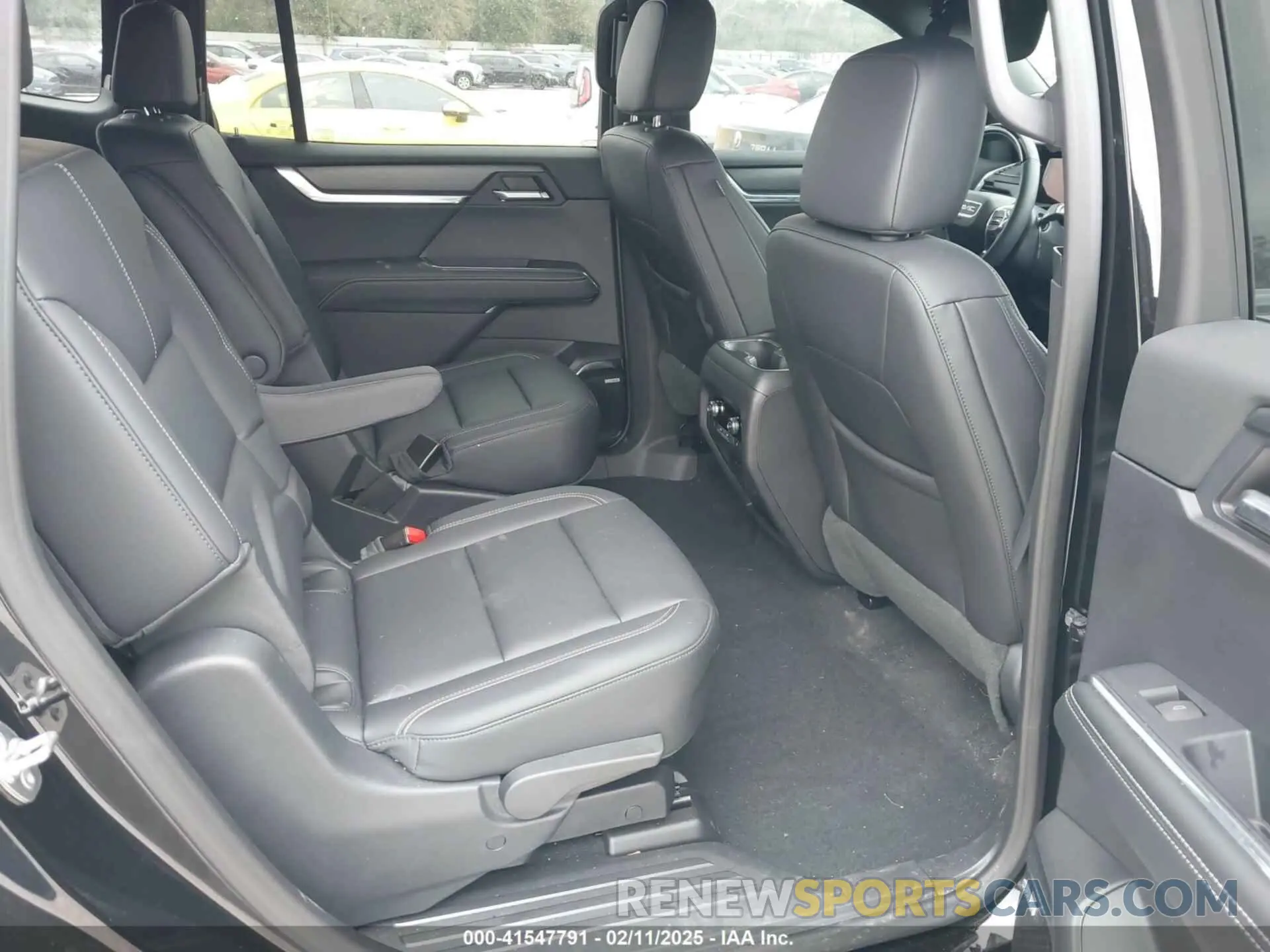 8 Photograph of a damaged car 1GKENKKS5RJ231201 GMC ACADIA 2024