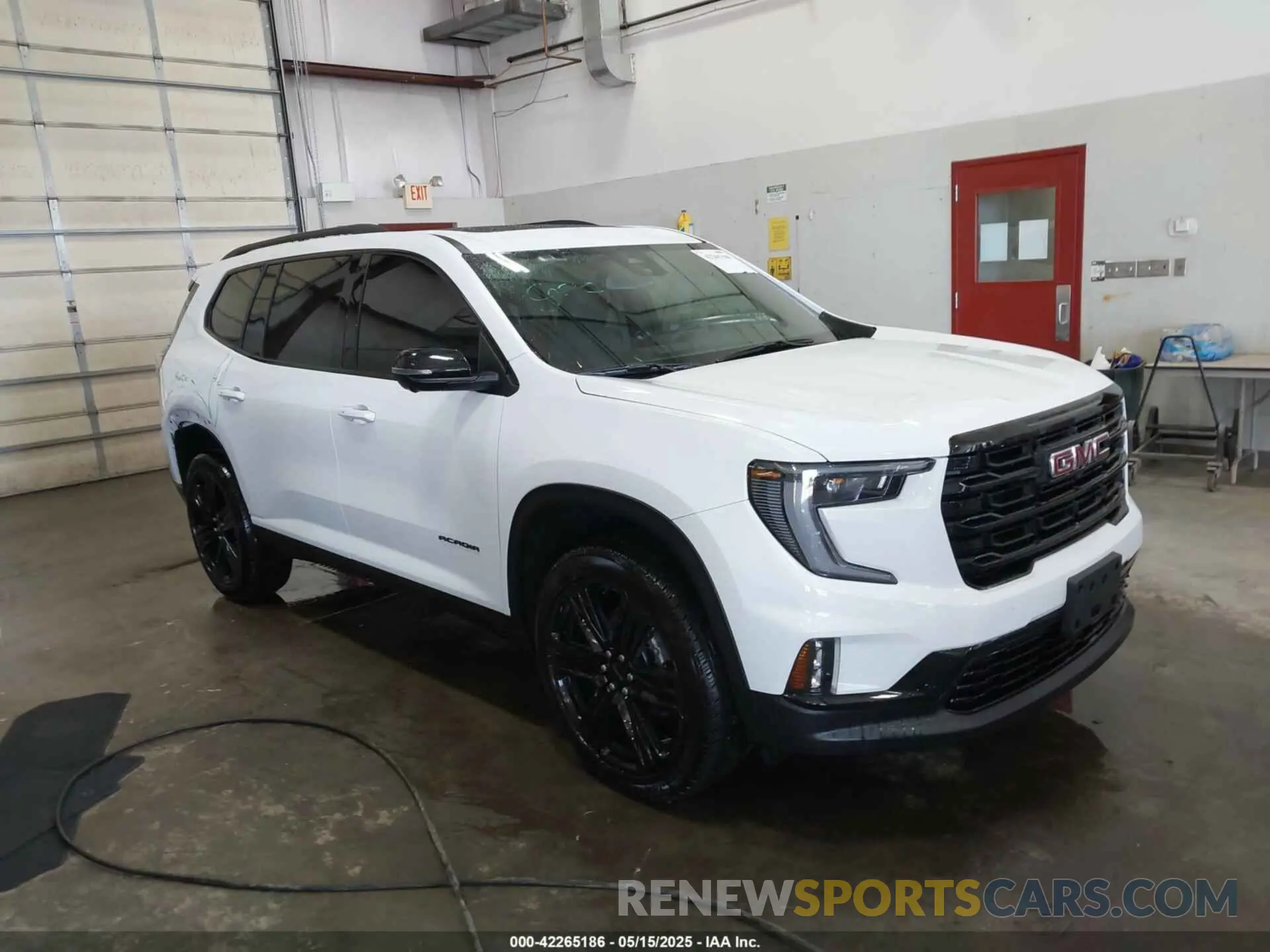 1 Photograph of a damaged car 1GKENNKS8RJ247247 GMC ACADIA 2024