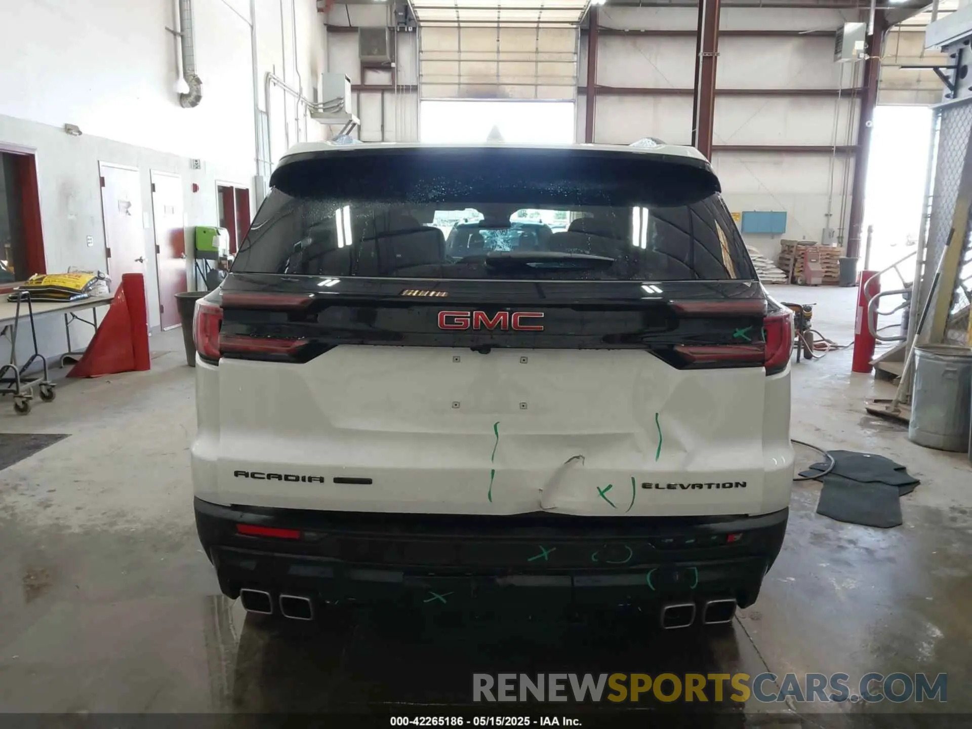 17 Photograph of a damaged car 1GKENNKS8RJ247247 GMC ACADIA 2024