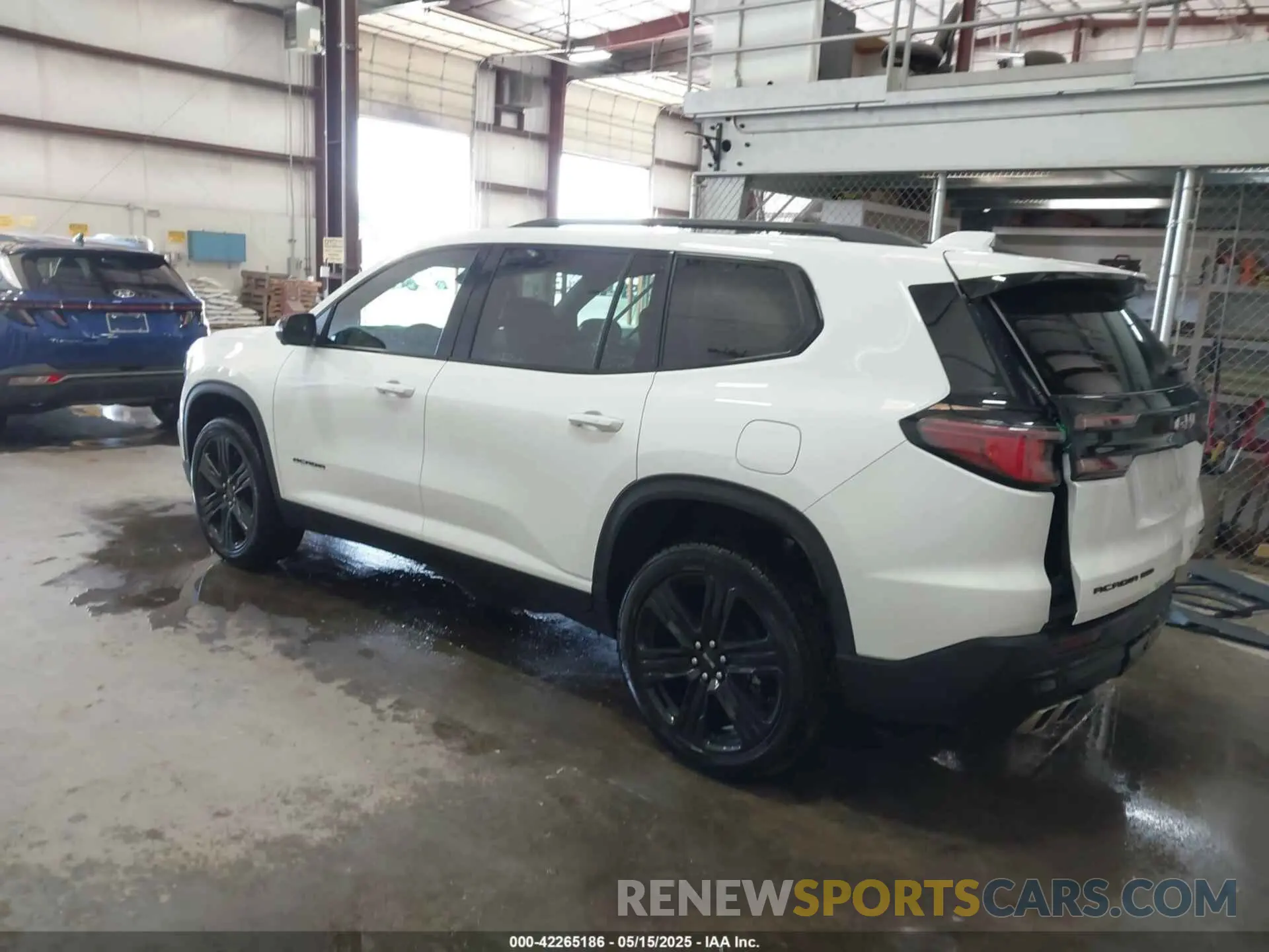 3 Photograph of a damaged car 1GKENNKS8RJ247247 GMC ACADIA 2024