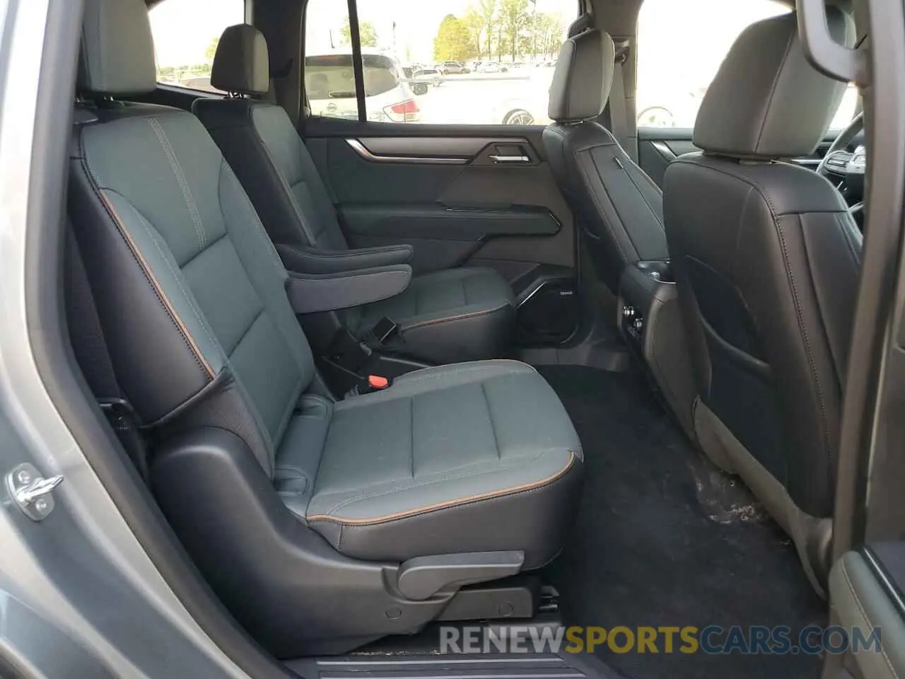 11 Photograph of a damaged car 1GKENPKS1RJ159037 GMC ACADIA 2024
