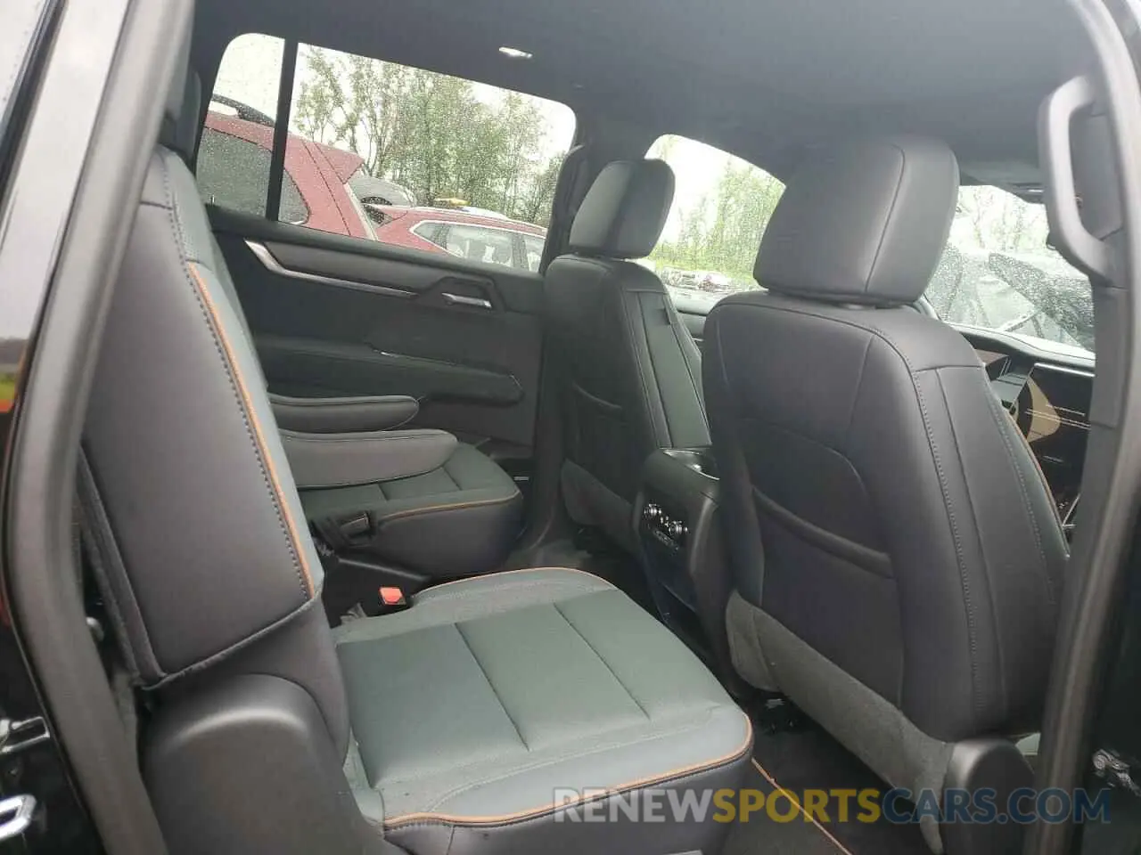 10 Photograph of a damaged car 1GKENPKS8RJ231092 GMC ACADIA 2024