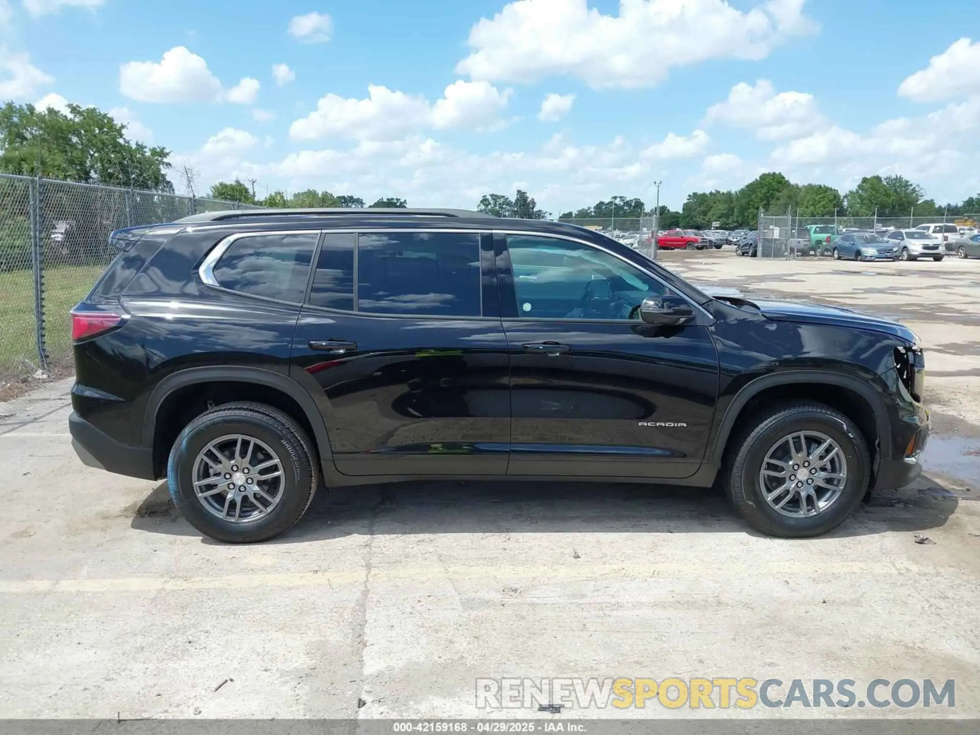 13 Photograph of a damaged car 1GKENKRS4SJ158186 GMC ACADIA 2025