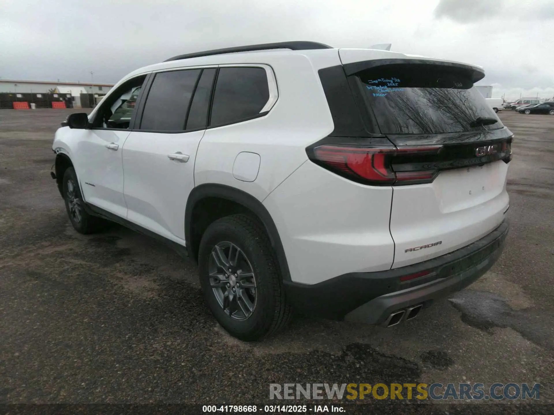 3 Photograph of a damaged car 1GKENKRS4SJ165168 GMC ACADIA 2025
