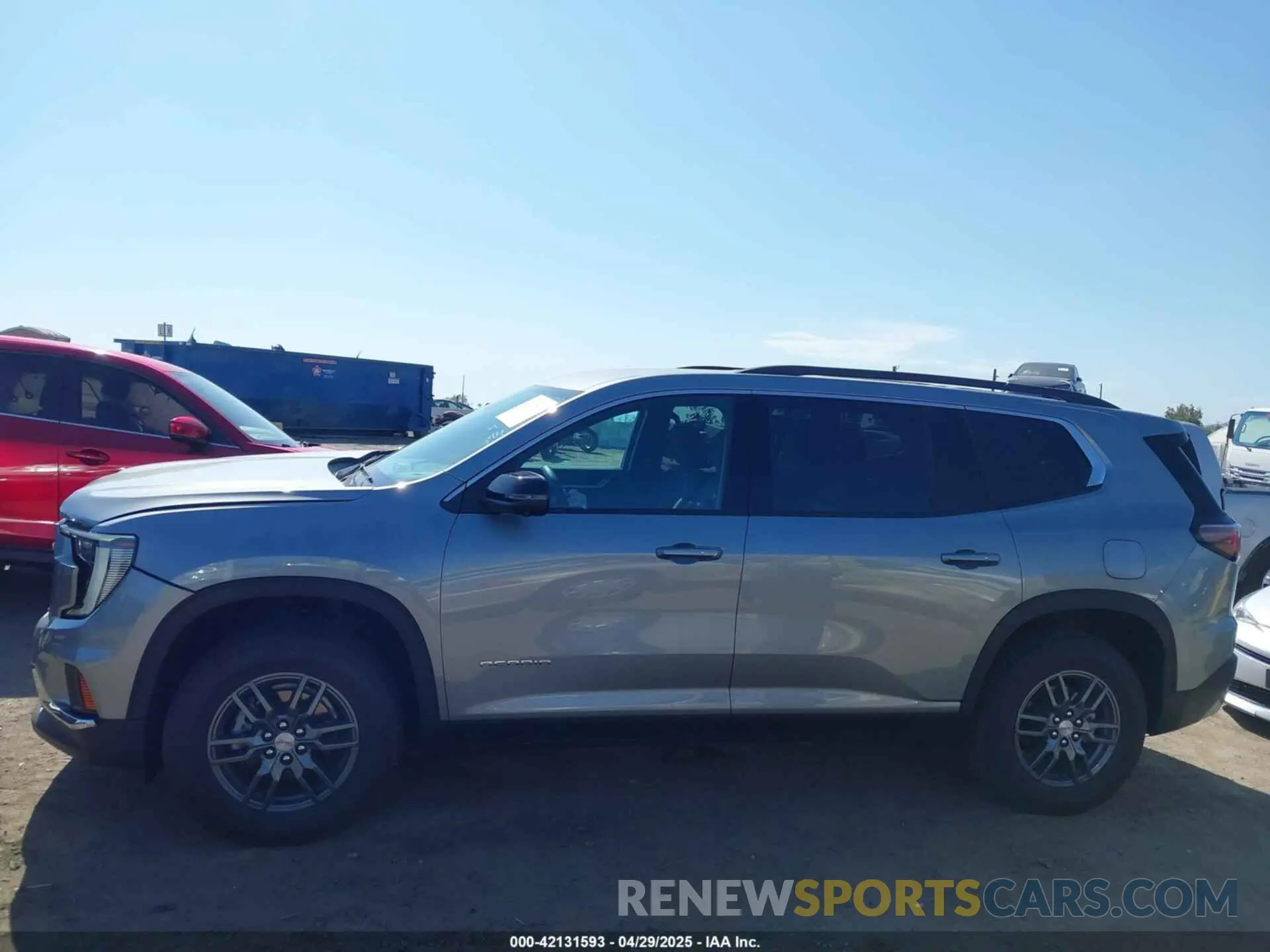 14 Photograph of a damaged car 1GKENKRS5SJ194324 GMC ACADIA 2025