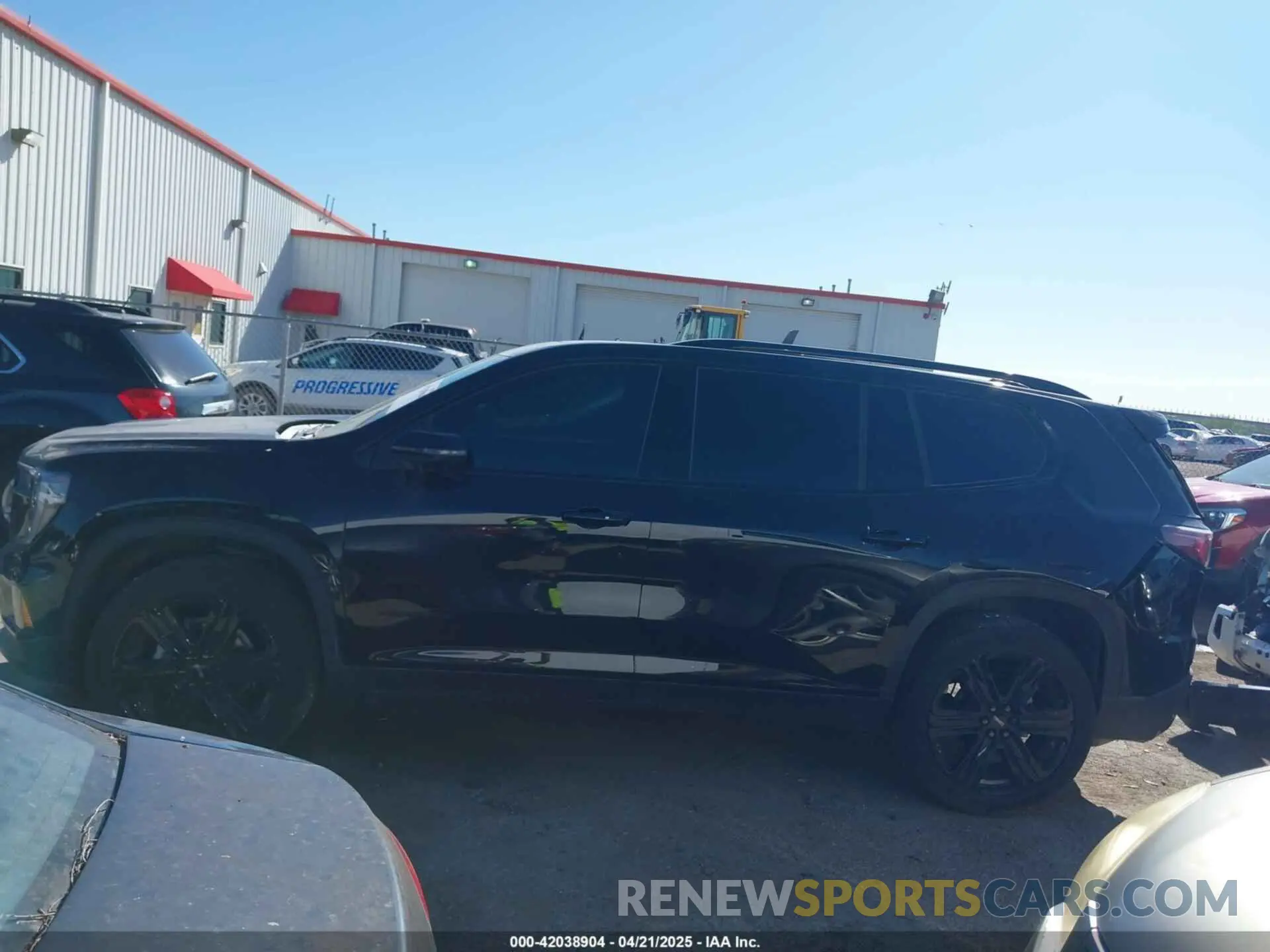 14 Photograph of a damaged car 1GKENKRSXSJ145023 GMC ACADIA 2025