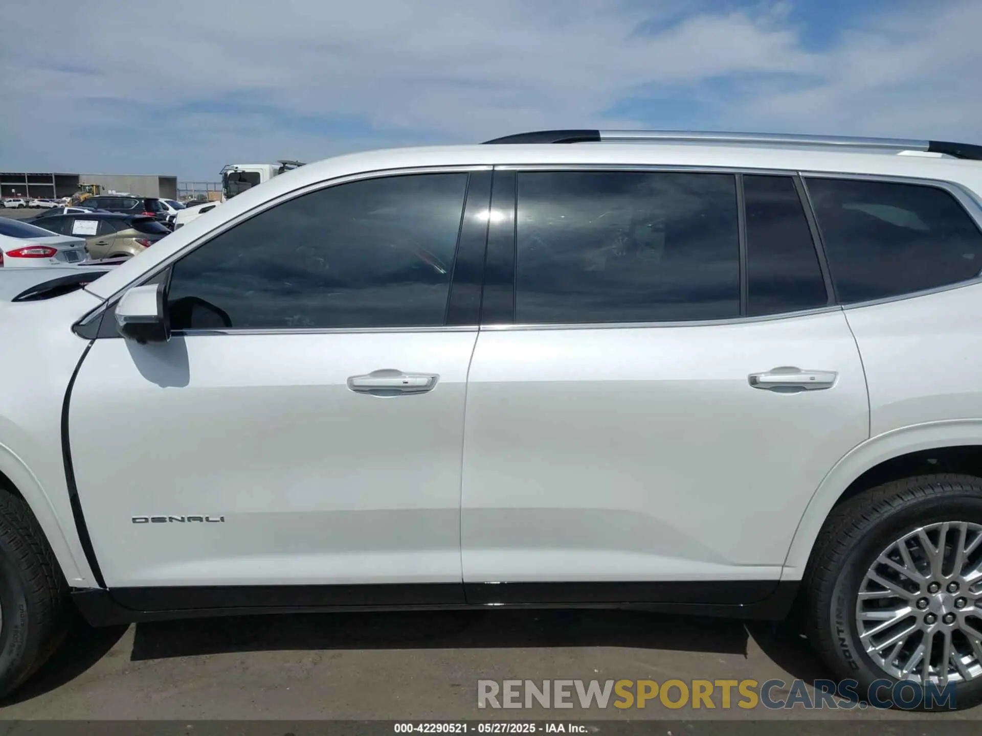 15 Photograph of a damaged car 1GKENLRS3SJ214267 GMC ACADIA 2025