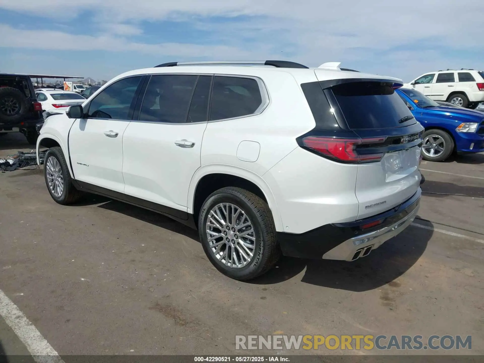 3 Photograph of a damaged car 1GKENLRS3SJ214267 GMC ACADIA 2025