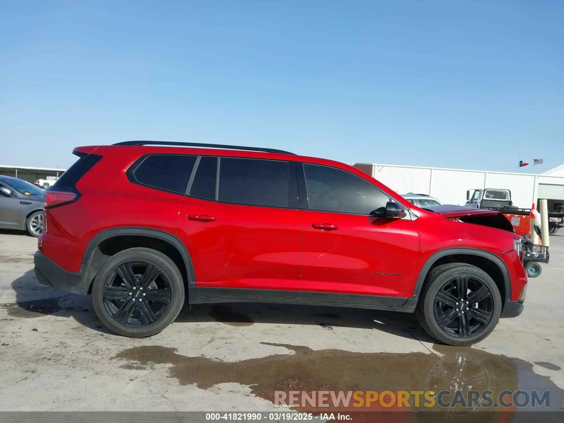 13 Photograph of a damaged car 1GKENNRS0SJ118513 GMC ACADIA 2025