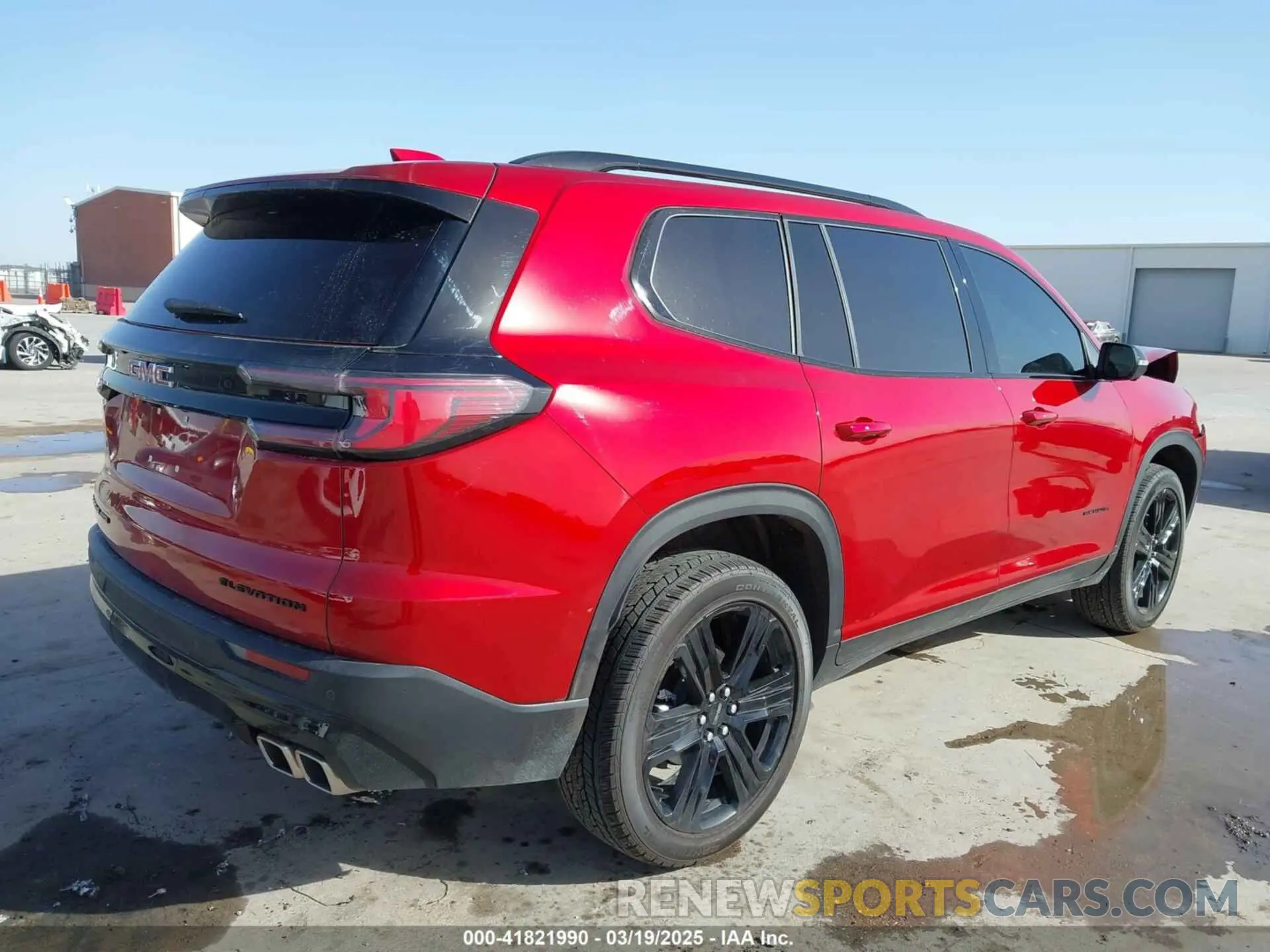 4 Photograph of a damaged car 1GKENNRS0SJ118513 GMC ACADIA 2025