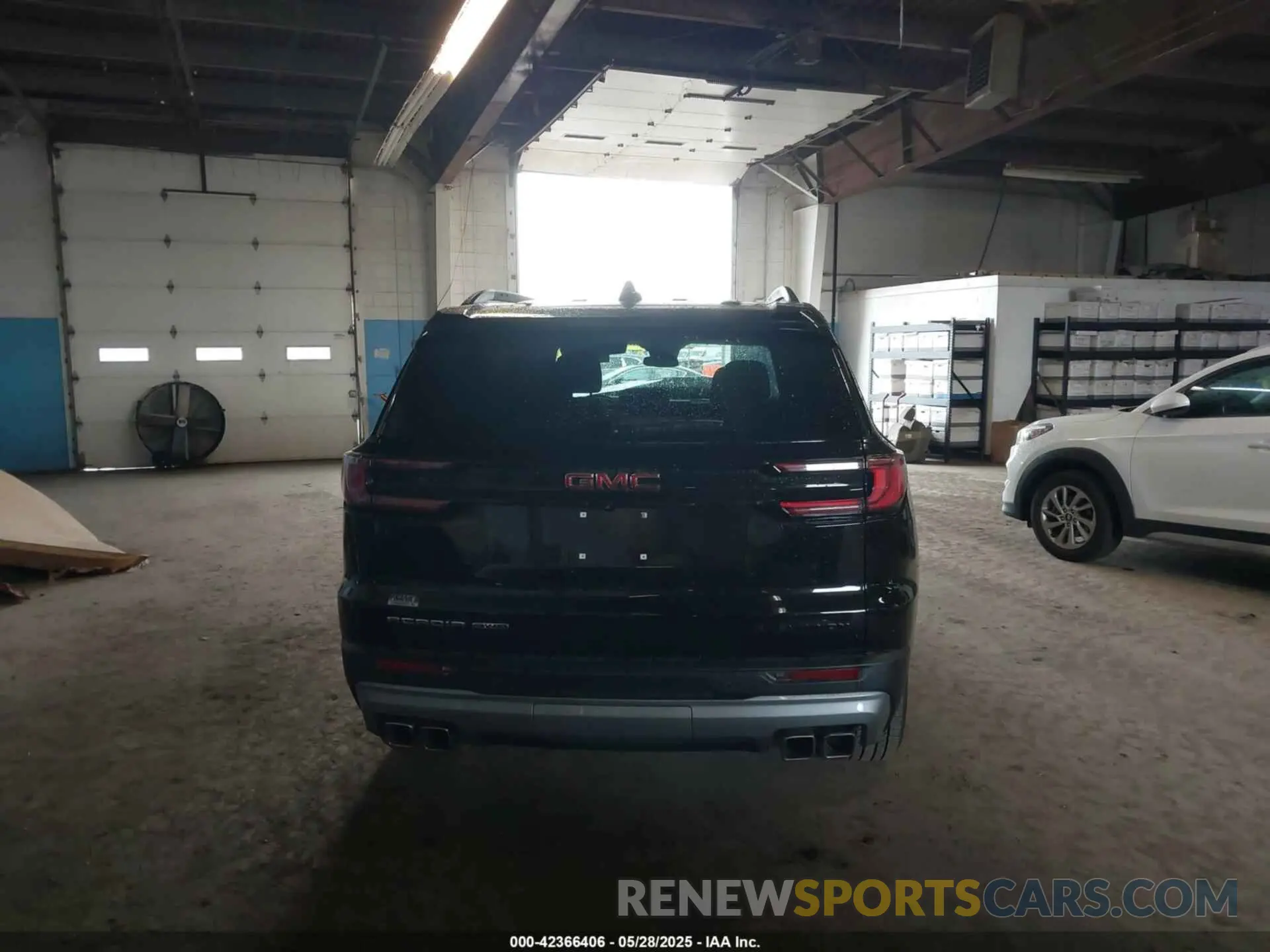 16 Photograph of a damaged car 1GKENNRS4SJ173076 GMC ACADIA 2025