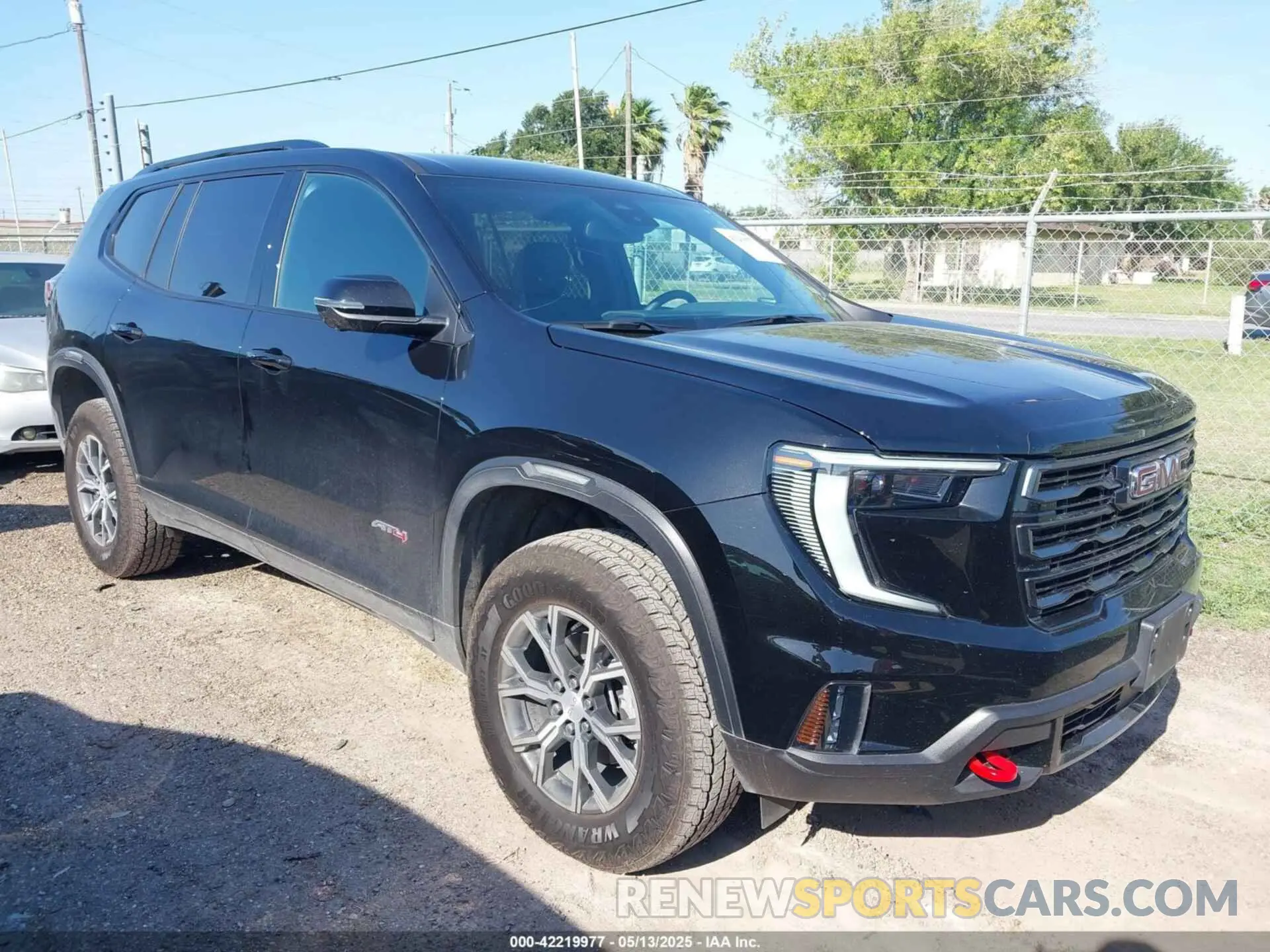 1 Photograph of a damaged car 1GKENPRS1SJ114921 GMC ACADIA 2025