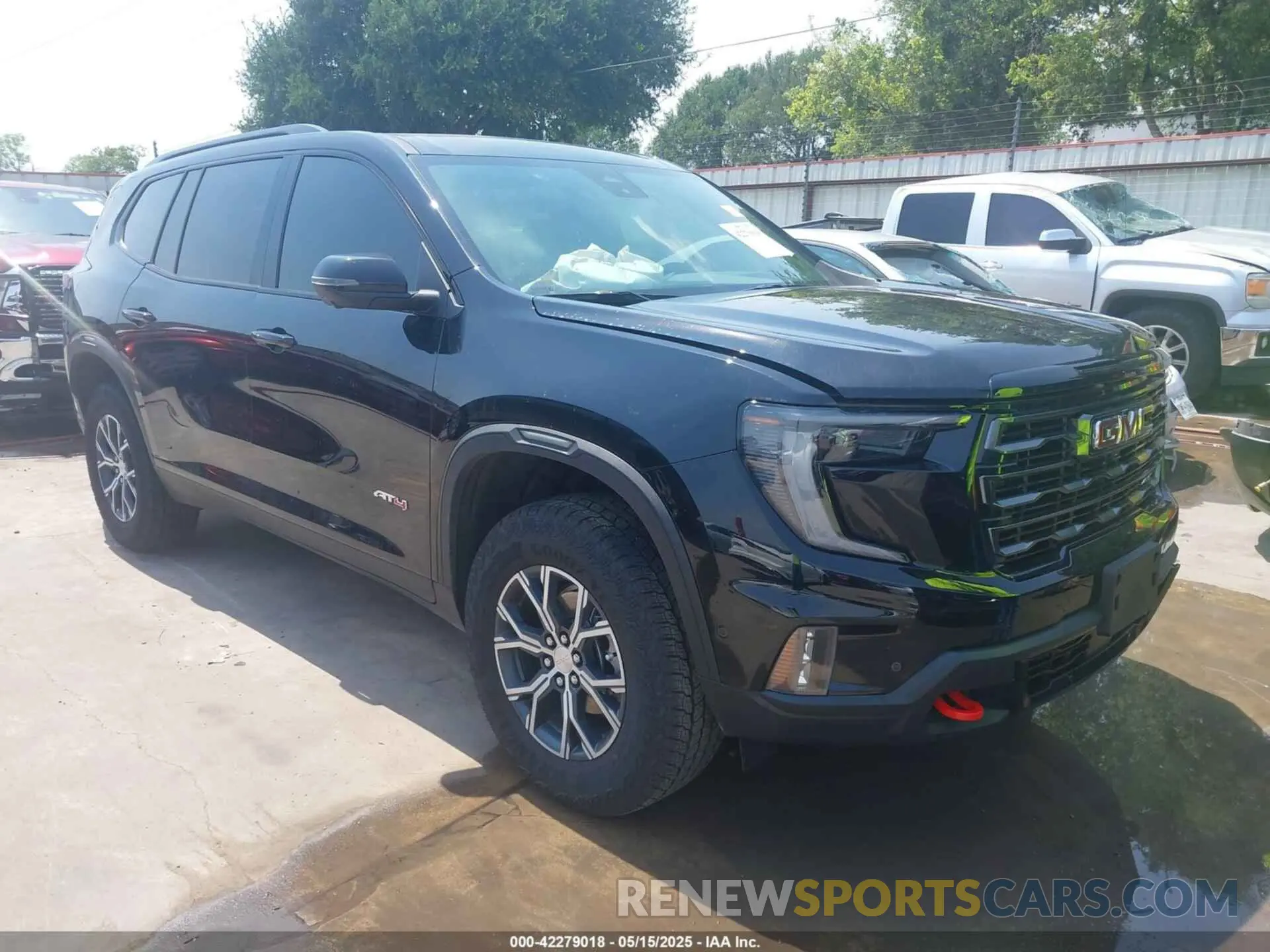 1 Photograph of a damaged car 1GKENPRS7SJ232231 GMC ACADIA 2025