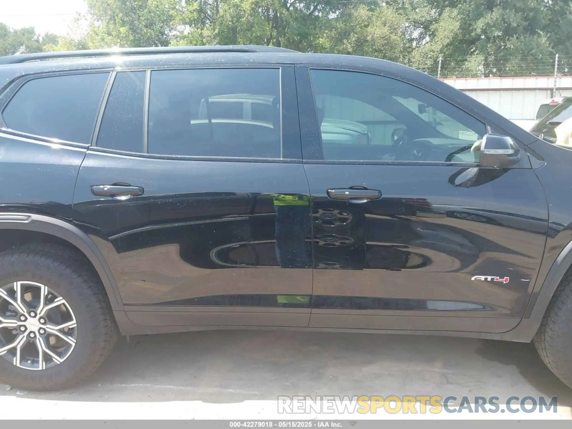 13 Photograph of a damaged car 1GKENPRS7SJ232231 GMC ACADIA 2025