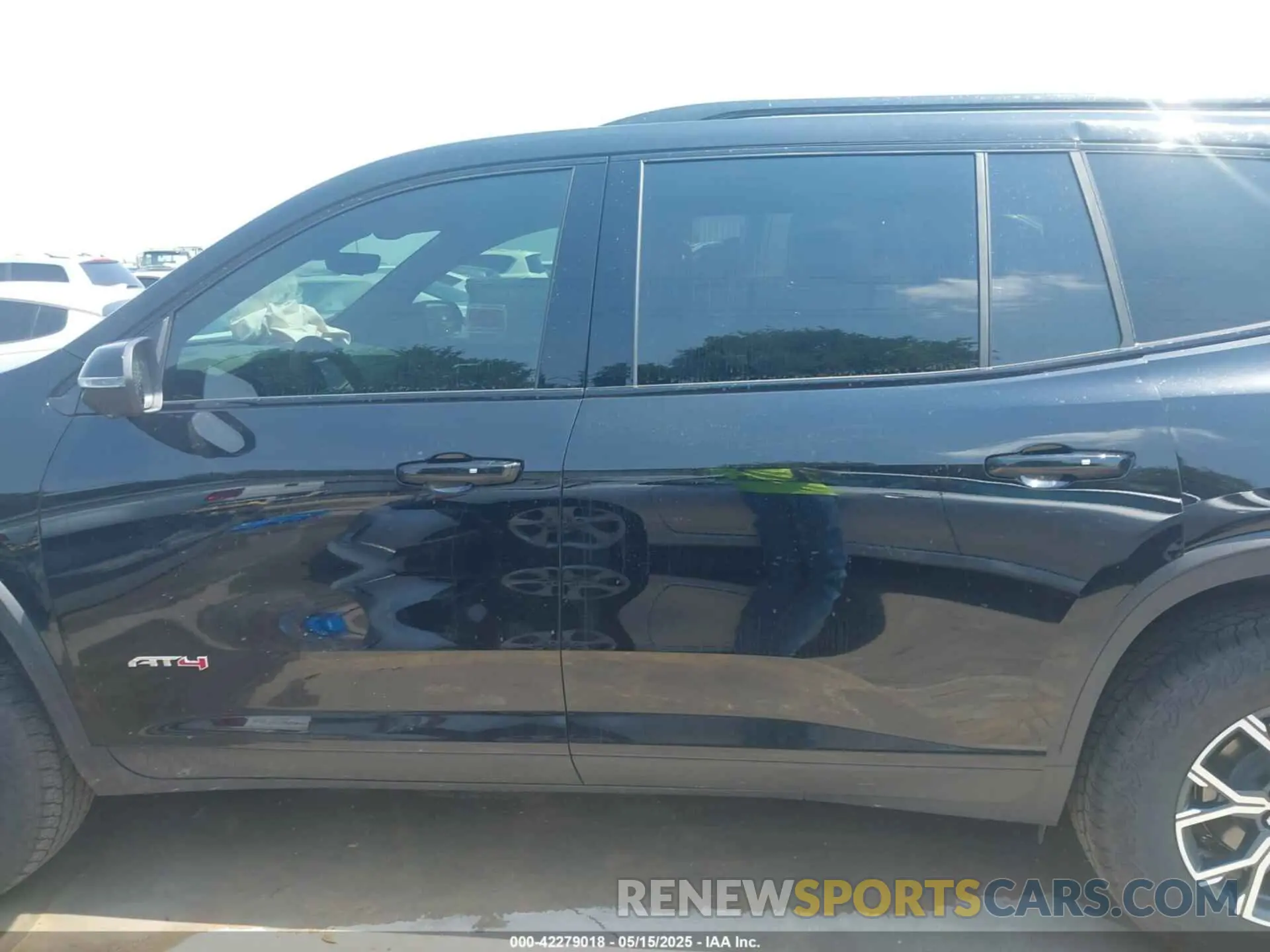 14 Photograph of a damaged car 1GKENPRS7SJ232231 GMC ACADIA 2025