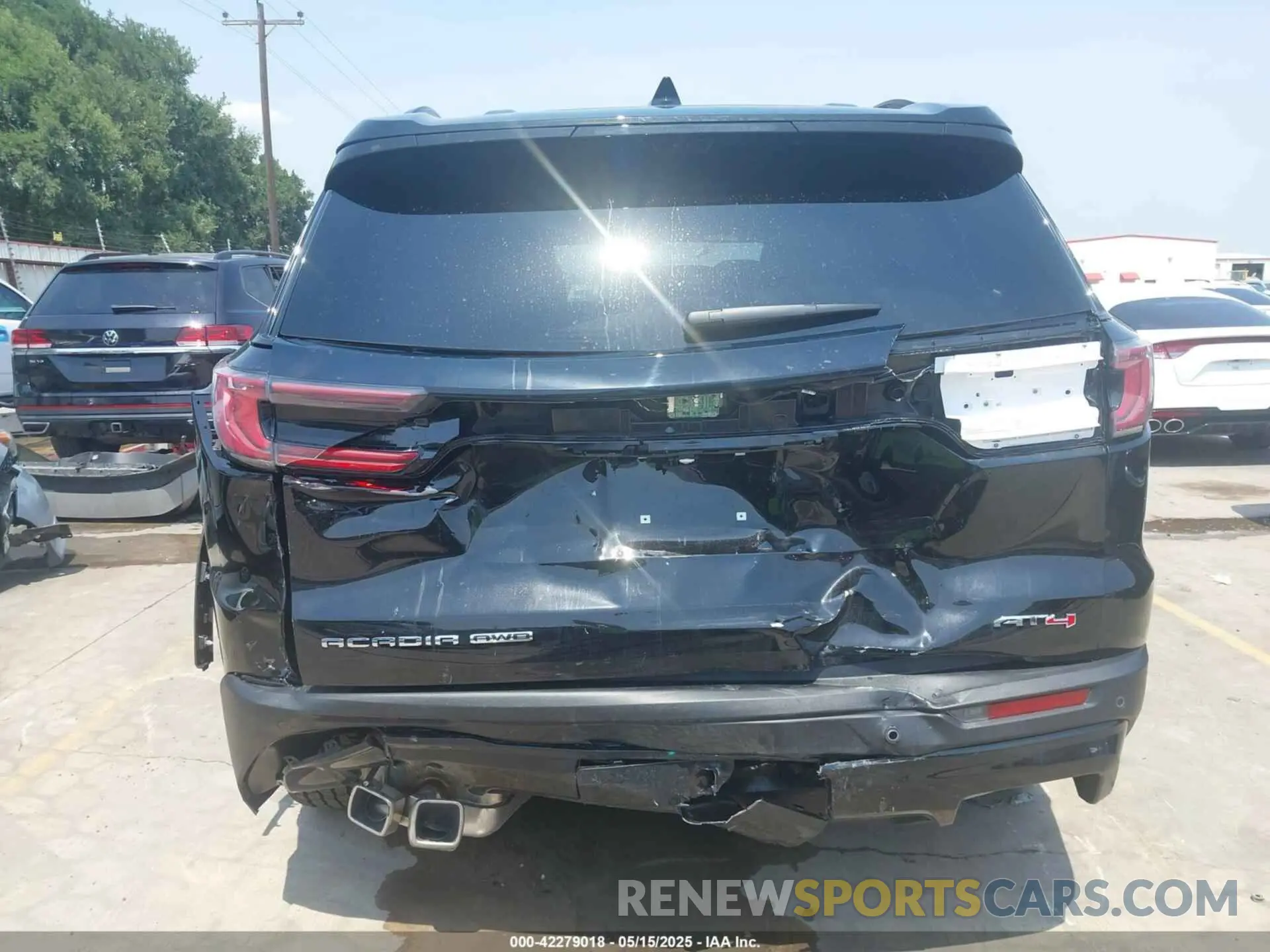 16 Photograph of a damaged car 1GKENPRS7SJ232231 GMC ACADIA 2025