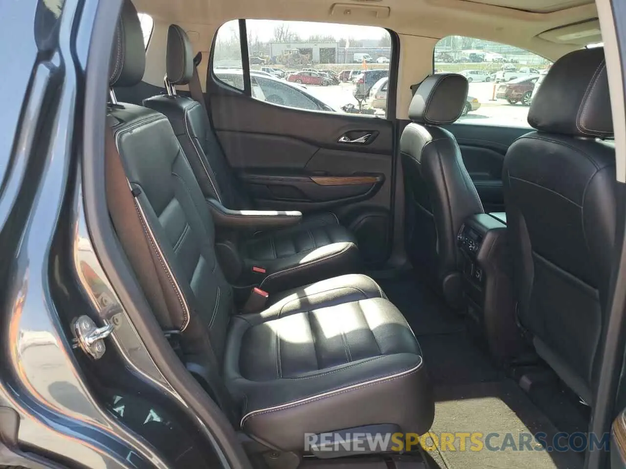11 Photograph of a damaged car 1GKKNPLS0KZ294387 GMC ACADIA DEN 2019