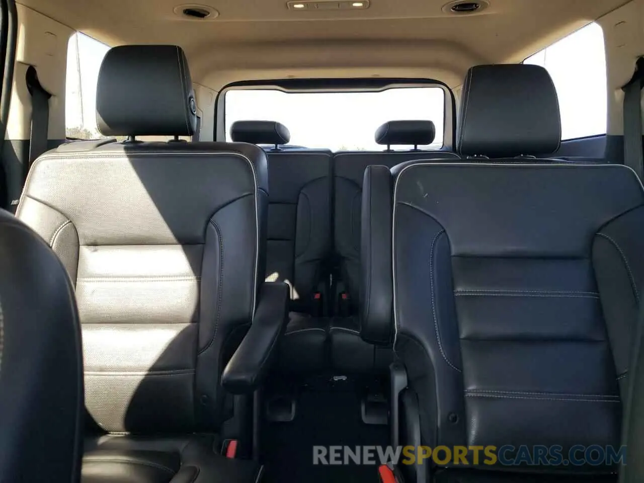 10 Photograph of a damaged car 1GKKNPLS2KZ106047 GMC ACADIA DEN 2019