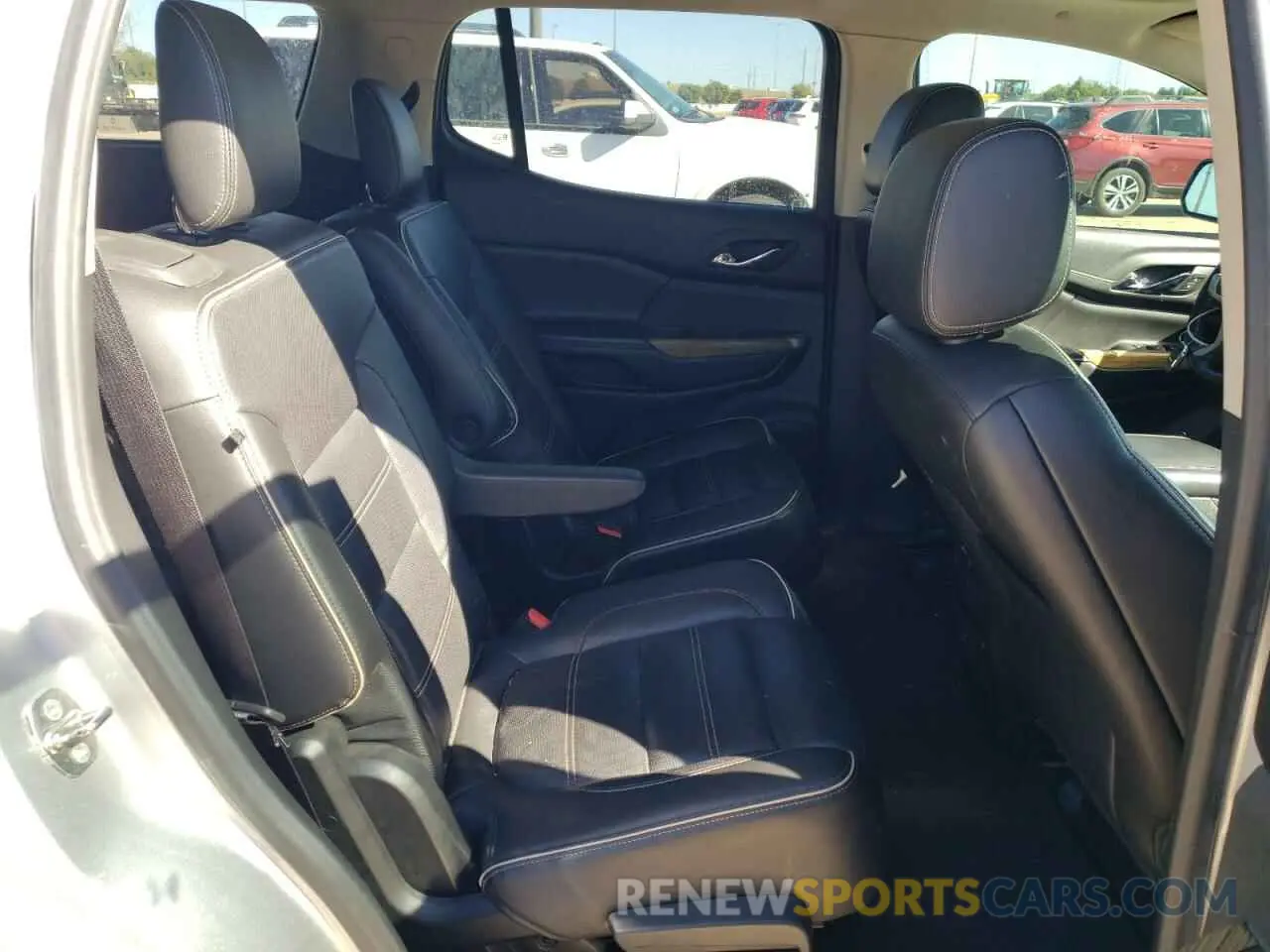 11 Photograph of a damaged car 1GKKNPLS2KZ106047 GMC ACADIA DEN 2019