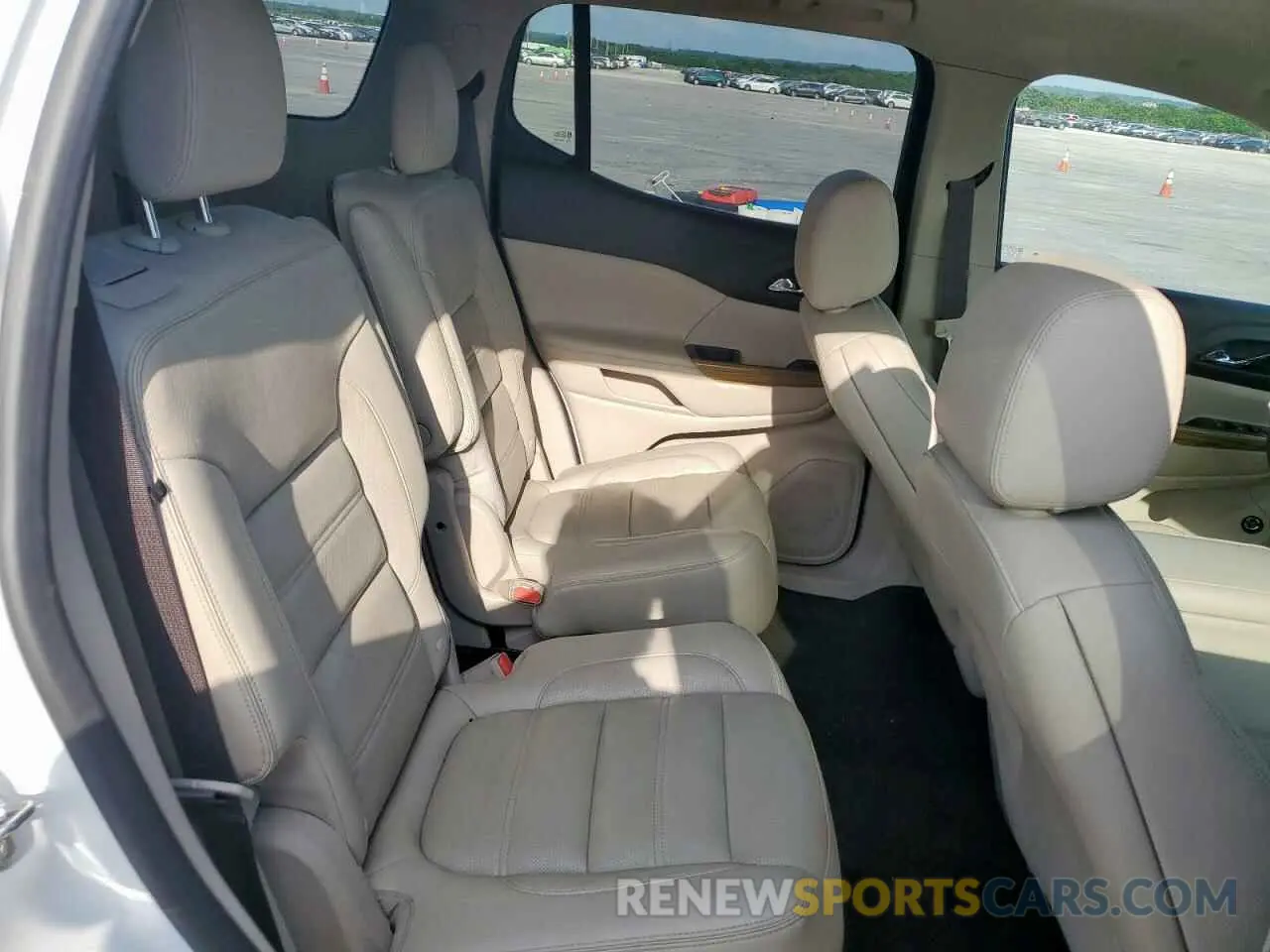 11 Photograph of a damaged car 1GKKNPLS3KZ178620 GMC ACADIA DEN 2019