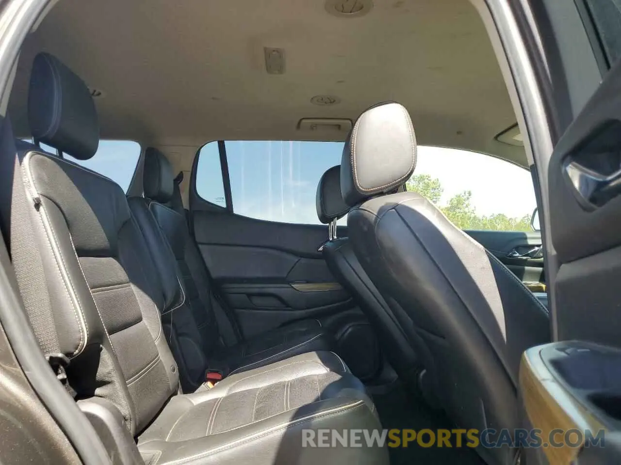 11 Photograph of a damaged car 1GKKNPLS3KZ194879 GMC ACADIA DEN 2019