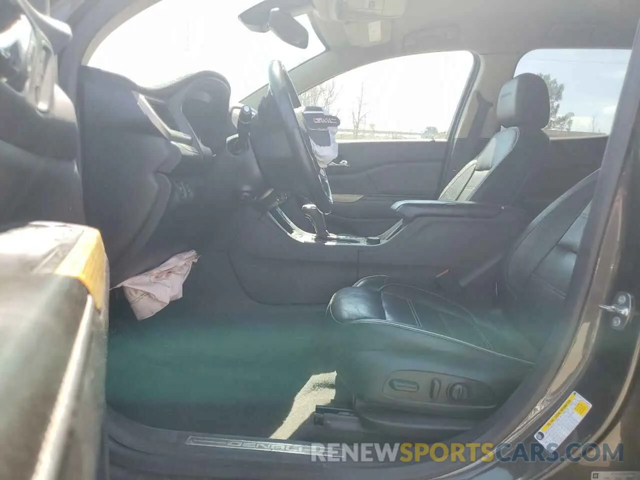 7 Photograph of a damaged car 1GKKNPLS3KZ194879 GMC ACADIA DEN 2019