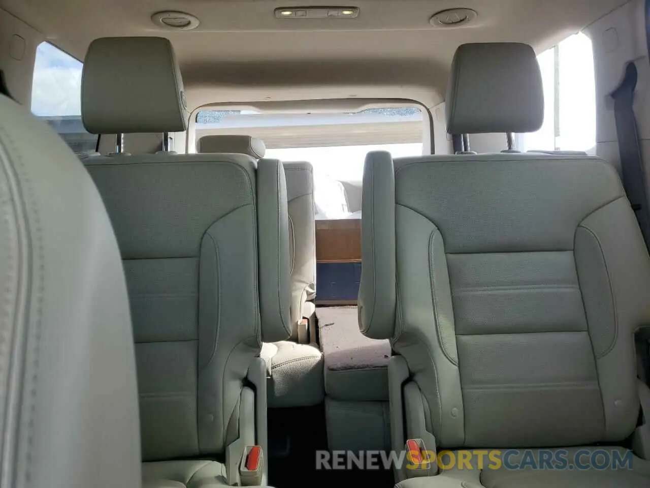 10 Photograph of a damaged car 1GKKNPLSXKZ191736 GMC ACADIA DEN 2019