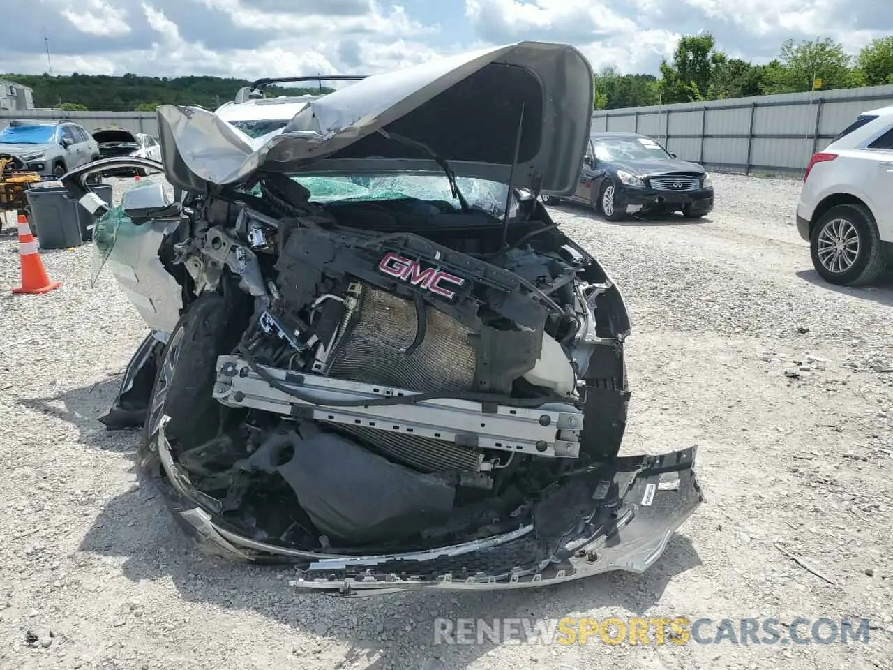 5 Photograph of a damaged car 1GKKNXLS5KZ258565 GMC ACADIA DEN 2019