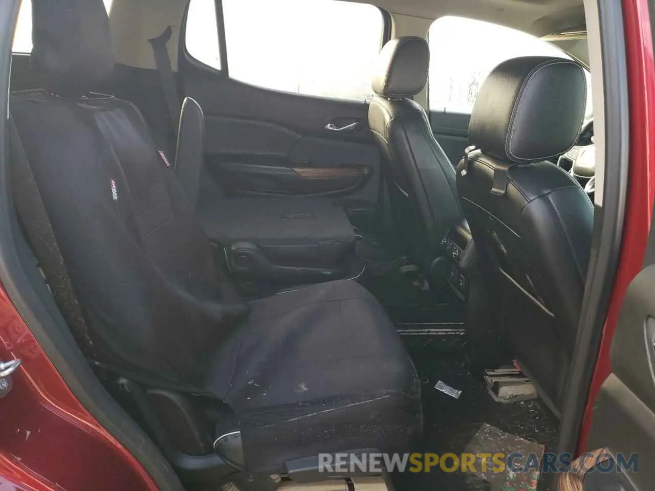 11 Photograph of a damaged car 1GKKNXLS5KZ284194 GMC ACADIA DEN 2019